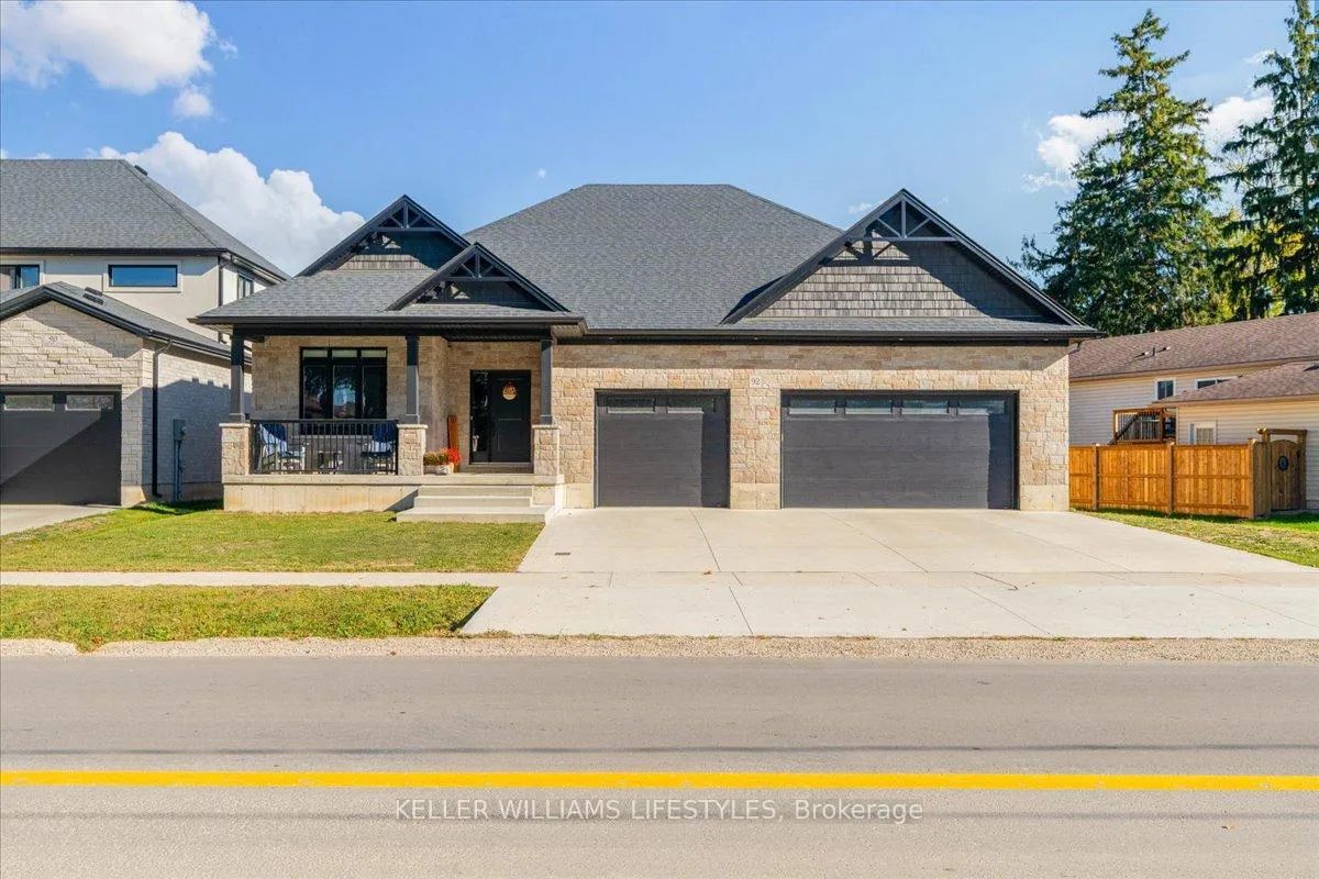Photo 1 of 92 Queen Street, North Middlesex, Ailsa Craig — HOMEH