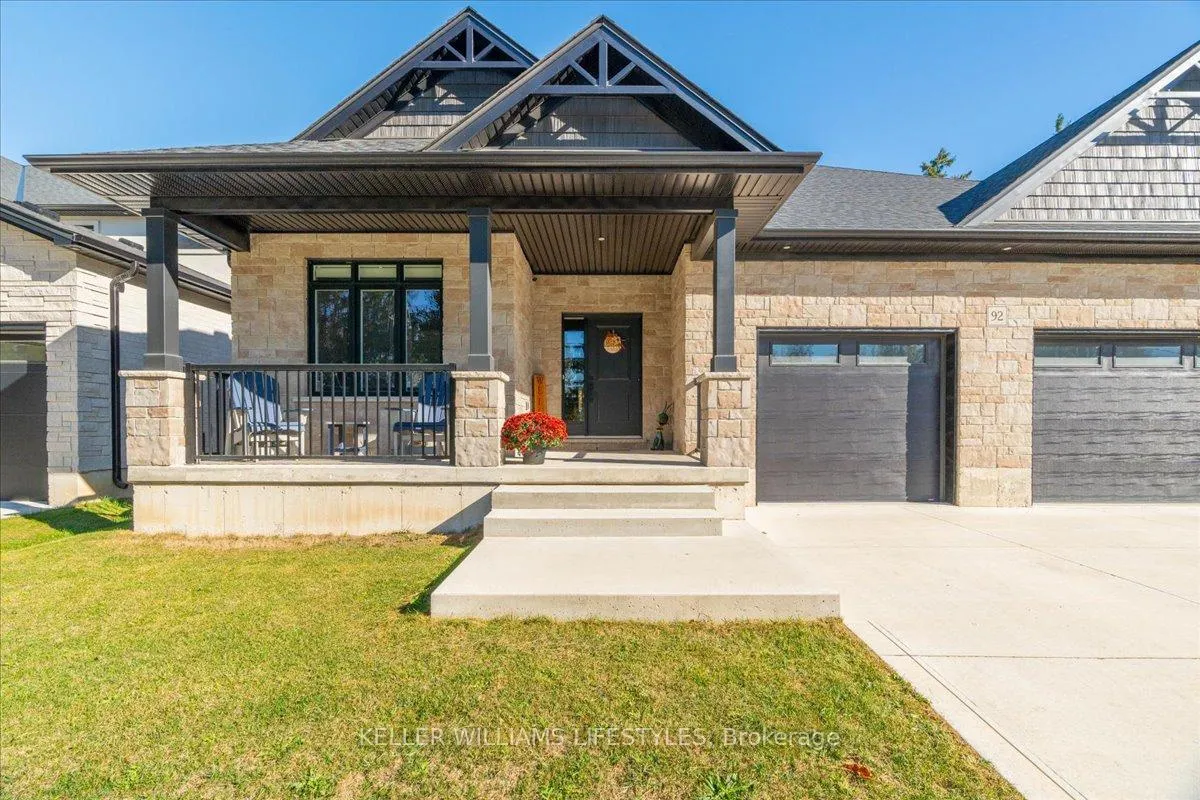 Photo 2 of 92 Queen Street, North Middlesex, Ailsa Craig — HOMEH