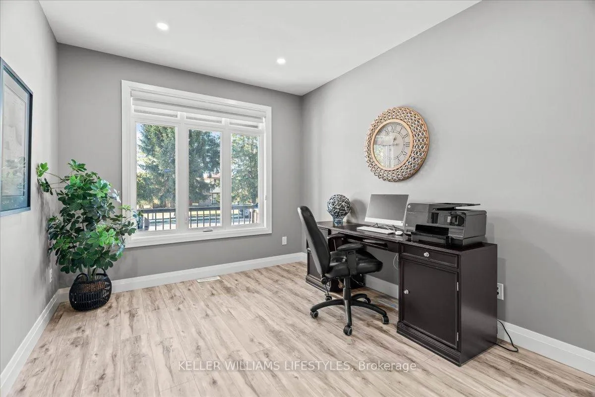Photo 7 of 92 Queen Street, North Middlesex, Ailsa Craig — HOMEH