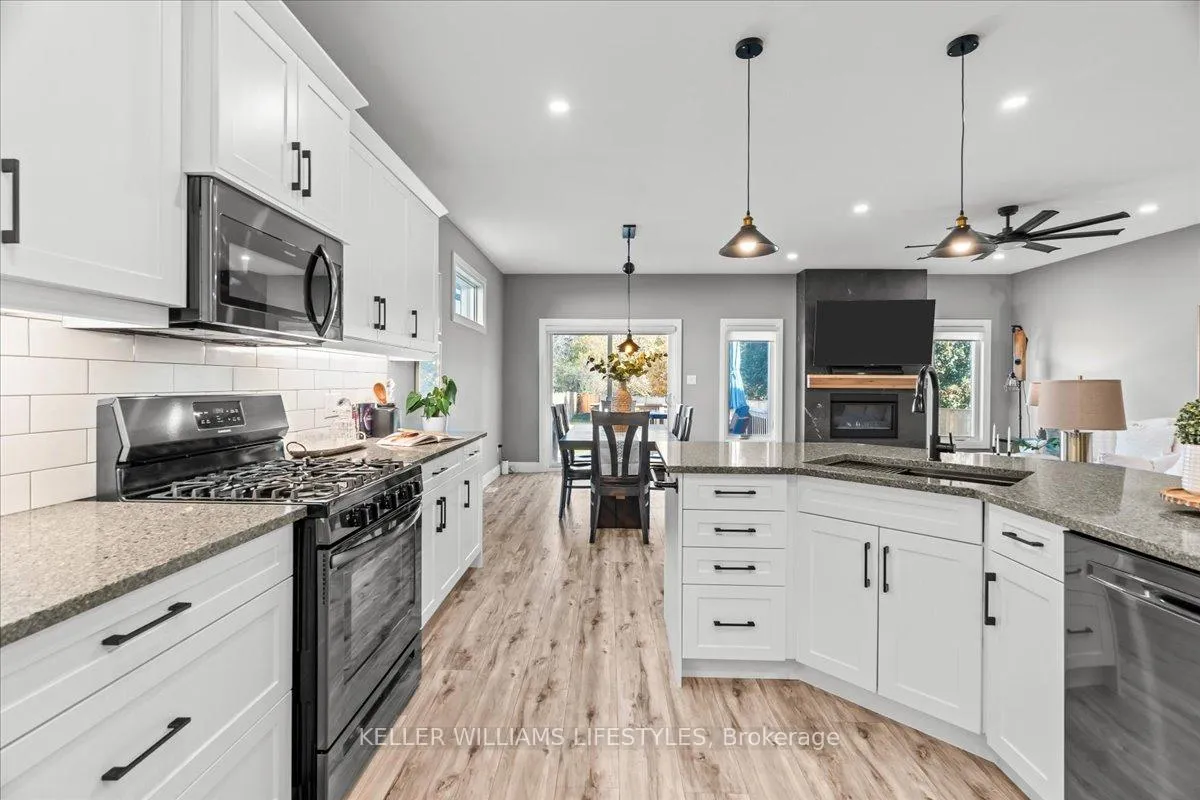 Photo 12 of 92 Queen Street, North Middlesex, Ailsa Craig — HOMEH