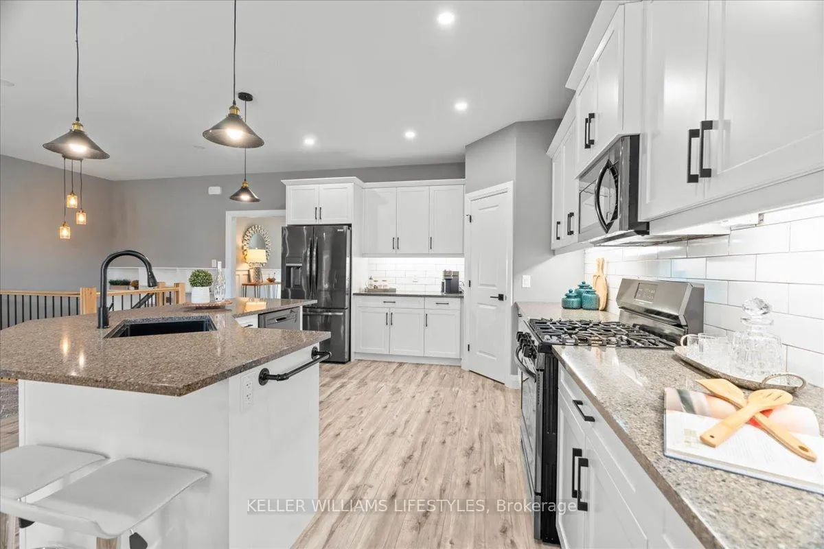Photo 13 of 92 Queen Street, North Middlesex, Ailsa Craig — HOMEH