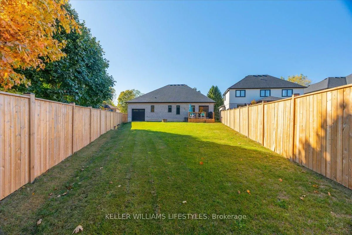 Photo 40 of 92 Queen Street, North Middlesex, Ailsa Craig — HOMEH