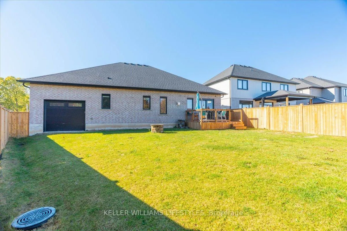 Photo 41 of 92 Queen Street, North Middlesex, Ailsa Craig — HOMEH