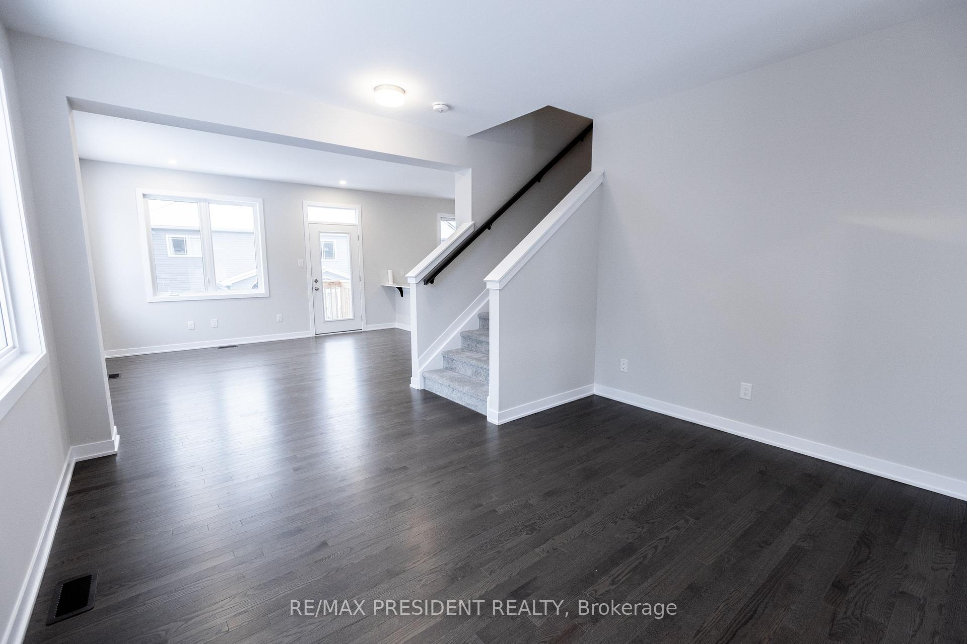 Photo 6 of 339 Falsetto Street, Ottawa, Mer Bleue/Bradley Estates/Anderson Park — HOMEH