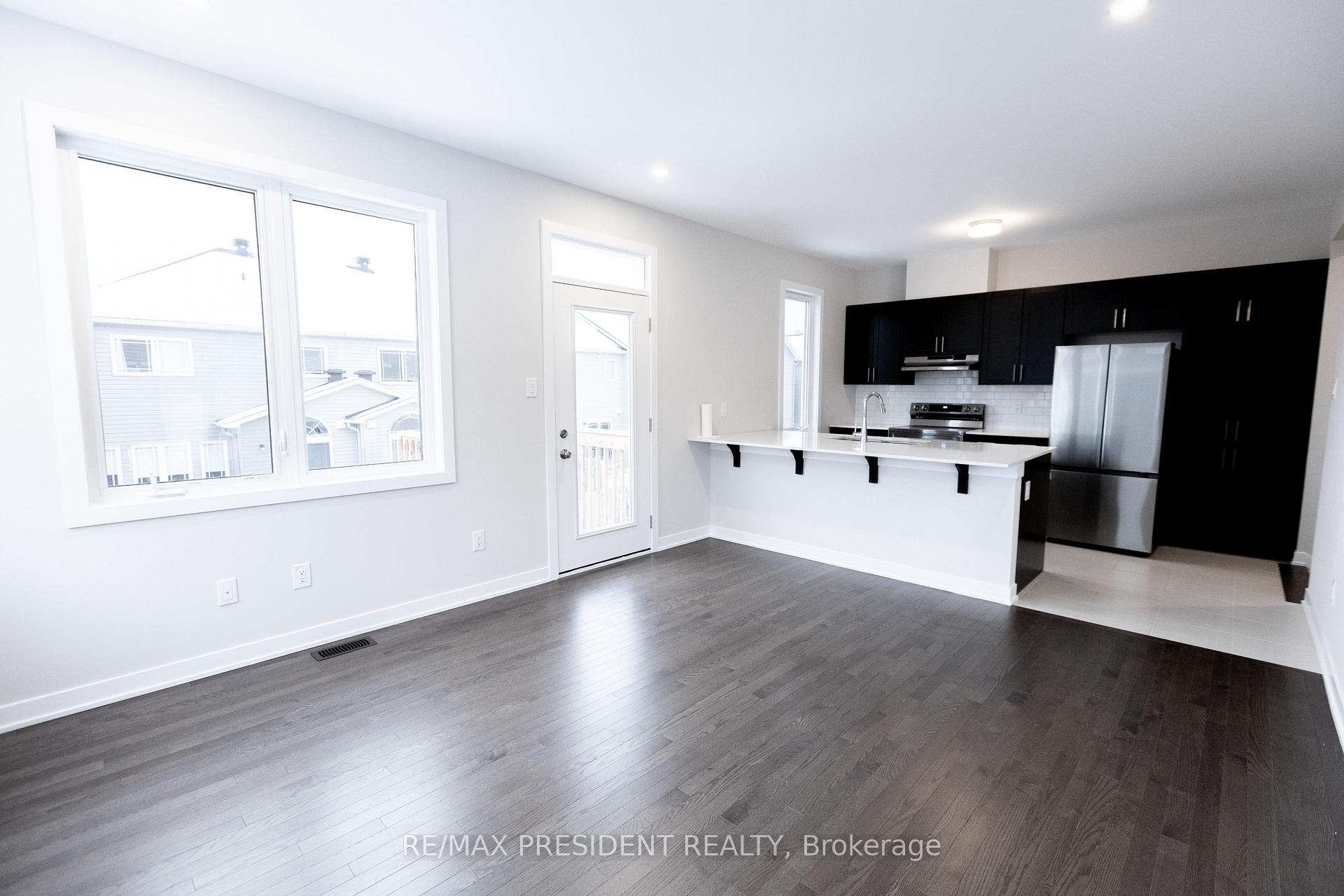 Photo 7 of 339 Falsetto Street, Ottawa, Mer Bleue/Bradley Estates/Anderson Park — HOMEH