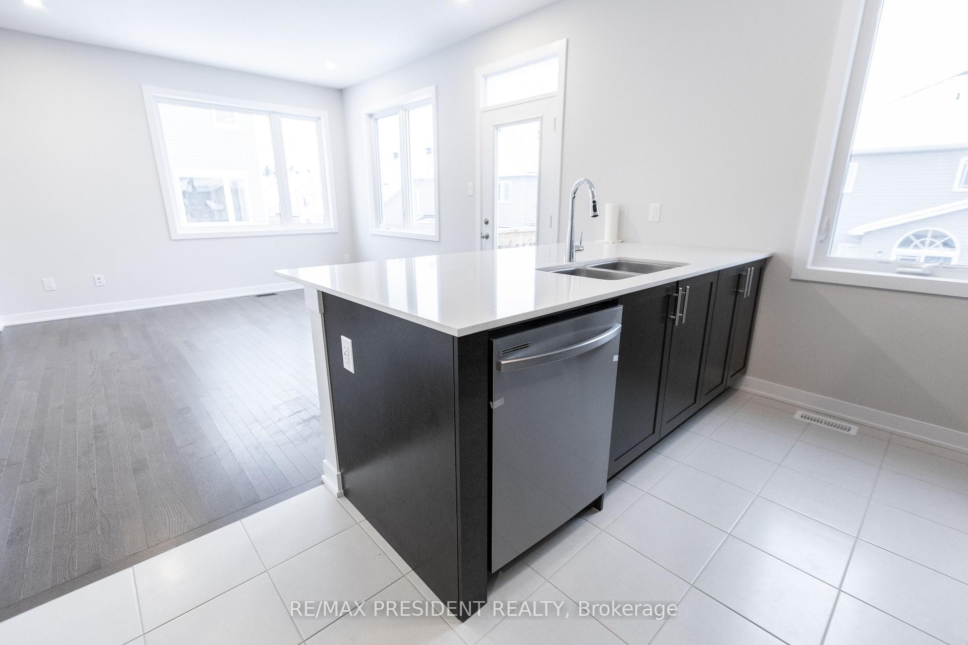 Photo 12 of 339 Falsetto Street, Ottawa, Mer Bleue/Bradley Estates/Anderson Park — HOMEH