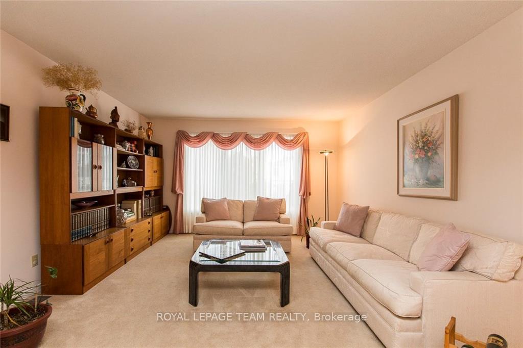 Photo 11 of 1495 Delia Crescent N, Ottawa, Fallingbrook/Ridgemount — HOMEH