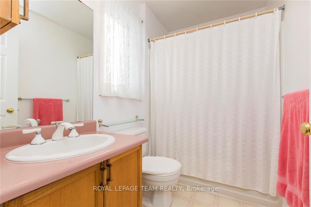 Photo 17 of 1495 Delia Crescent N, Ottawa, Fallingbrook/Ridgemount — HOMEH