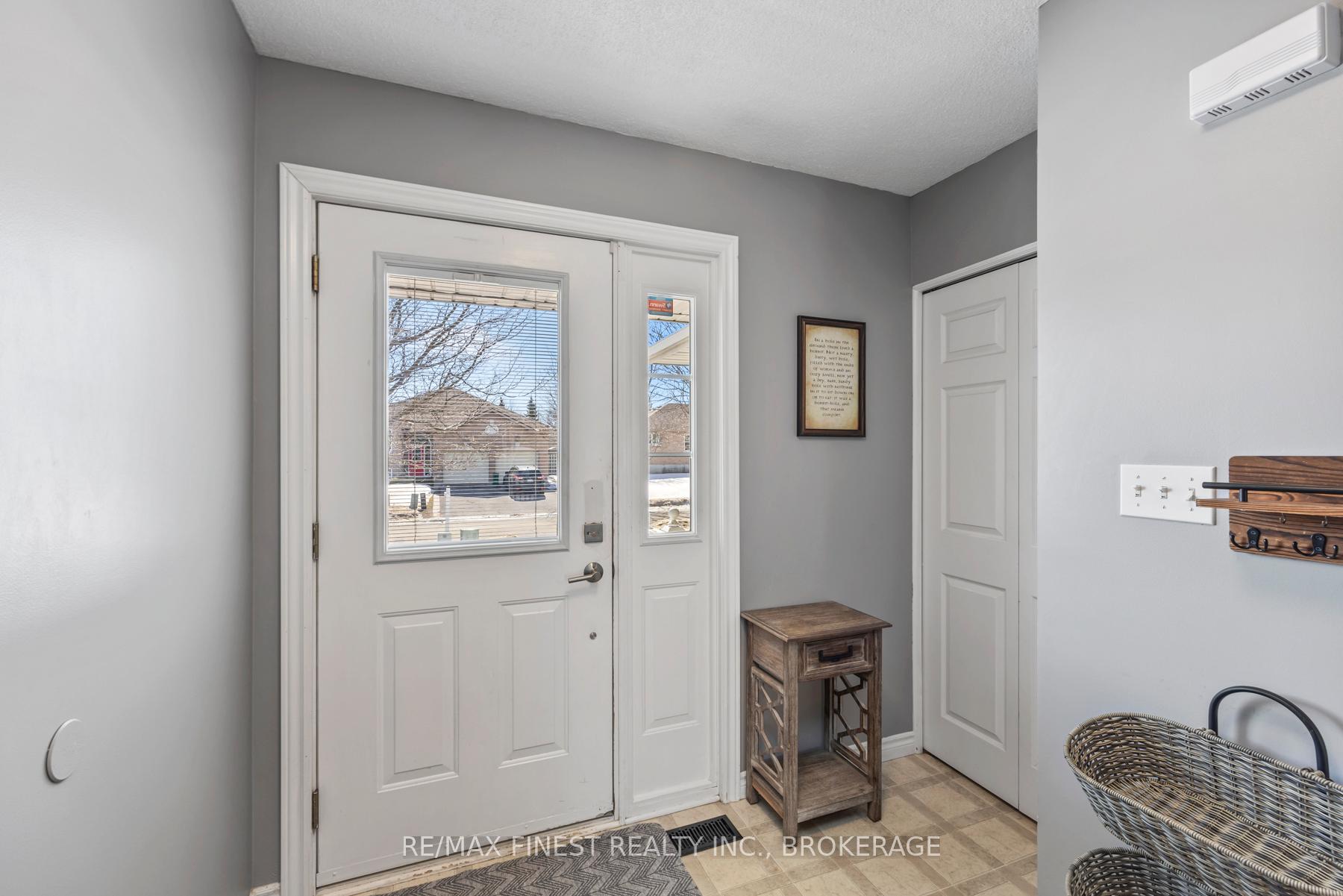 Photo 3 of 607 Heritage Court, Kingston, East Gardiners Rd — HOMEH