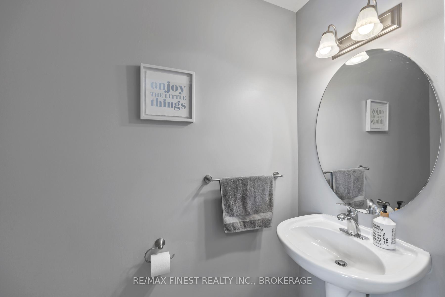 Photo 4 of 607 Heritage Court, Kingston, East Gardiners Rd — HOMEH