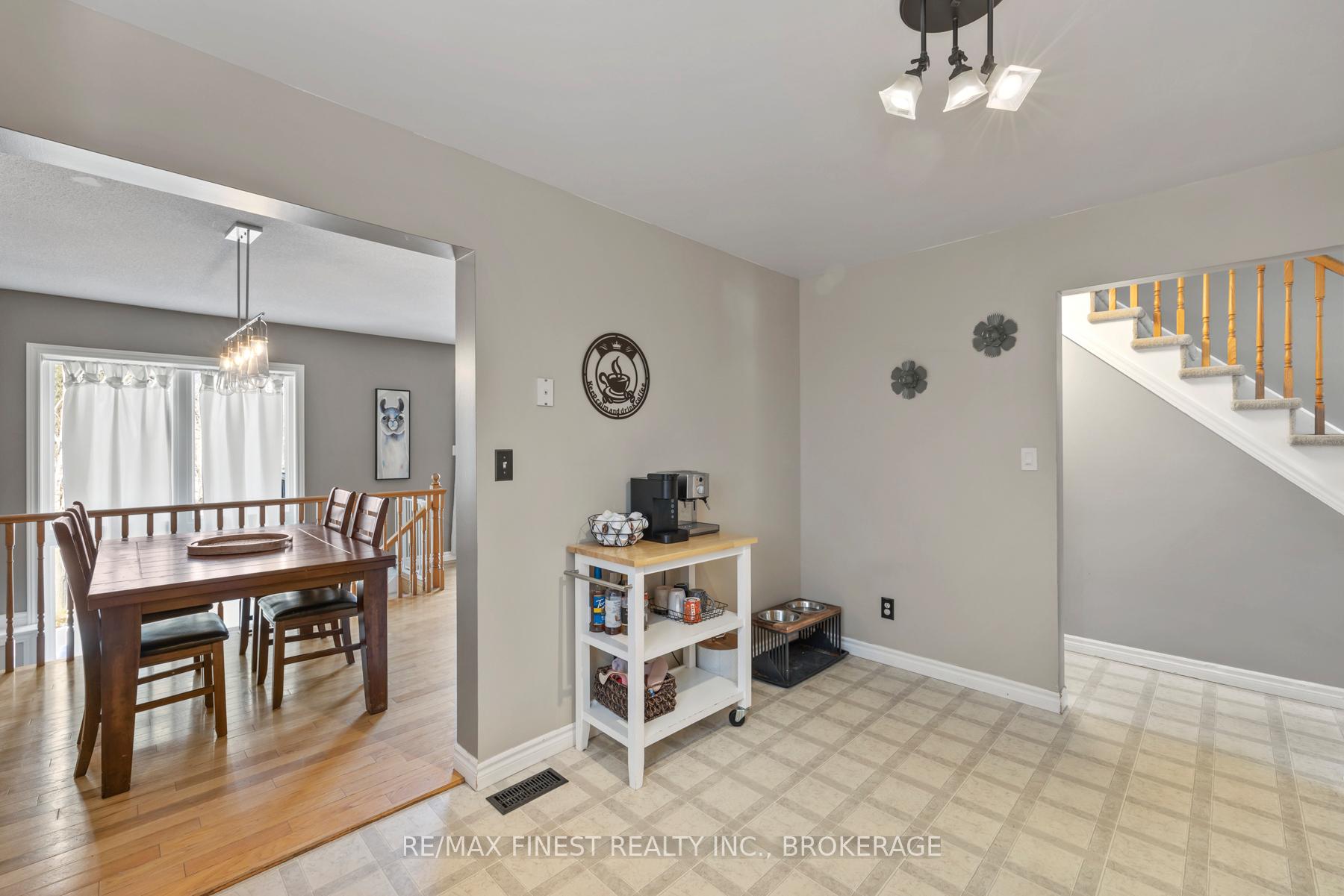 Photo 9 of 607 Heritage Court, Kingston, East Gardiners Rd — HOMEH