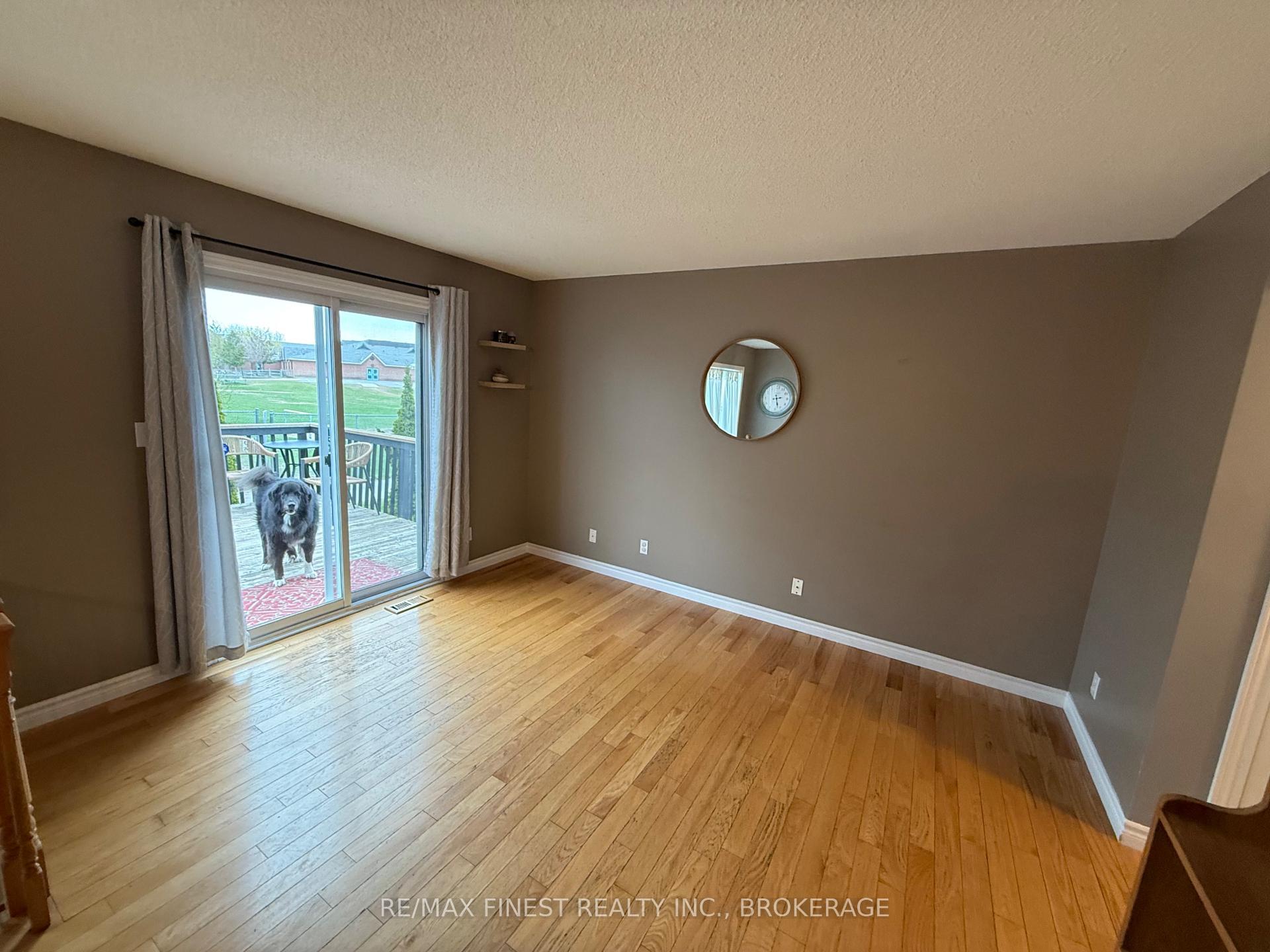 Photo 13 of 607 Heritage Court, Kingston, East Gardiners Rd — HOMEH