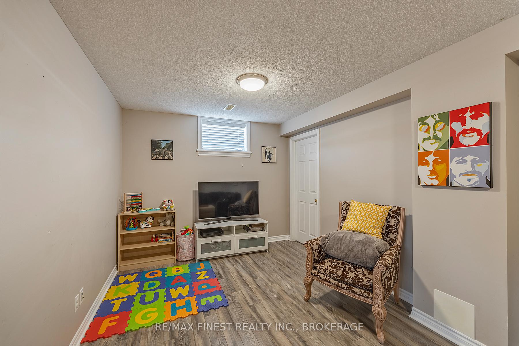 Photo 29 of 607 Heritage Court, Kingston, East Gardiners Rd — HOMEH