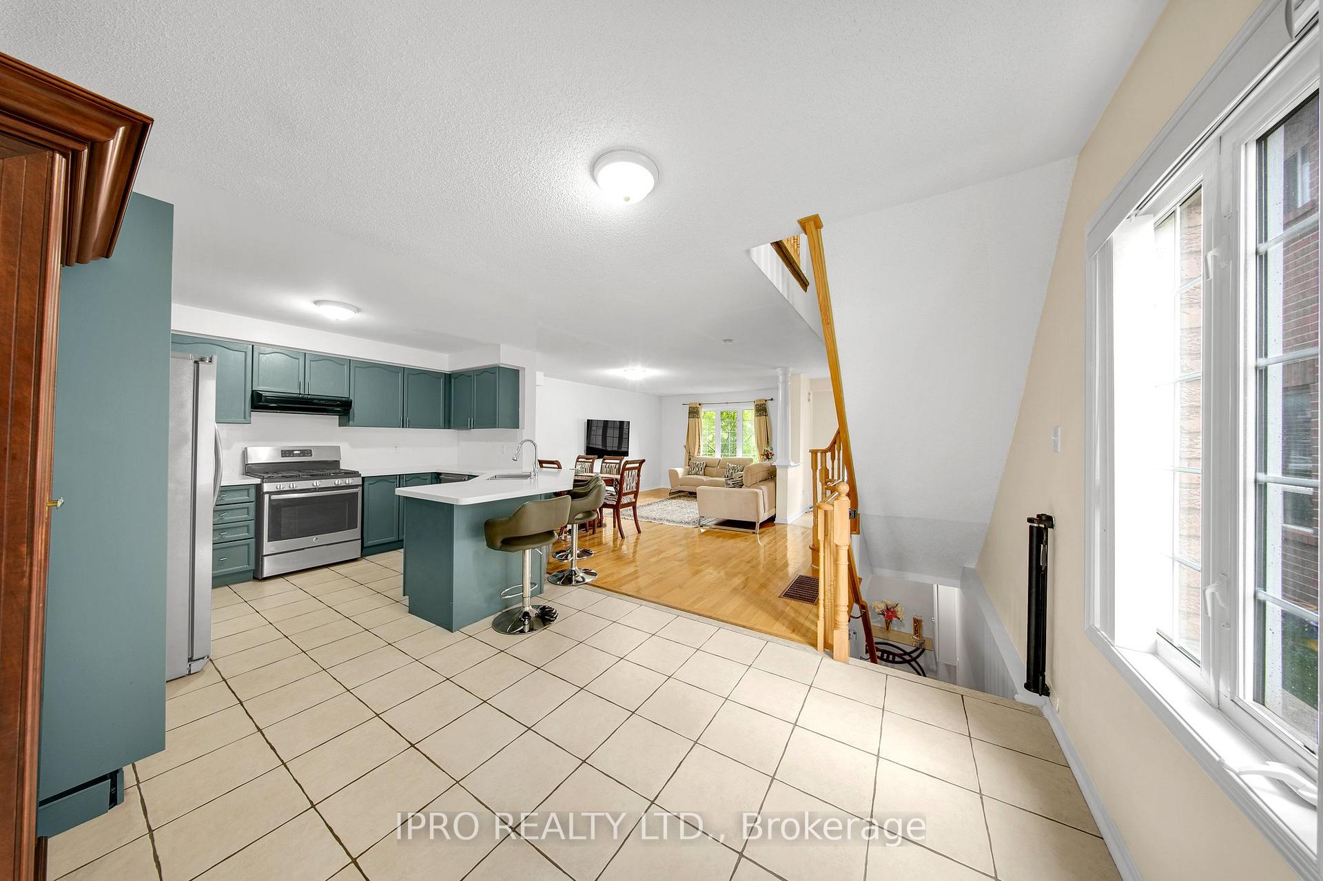Photo 11 of 1244 Mowat Lane, Milton, Dempsey — HOMEH