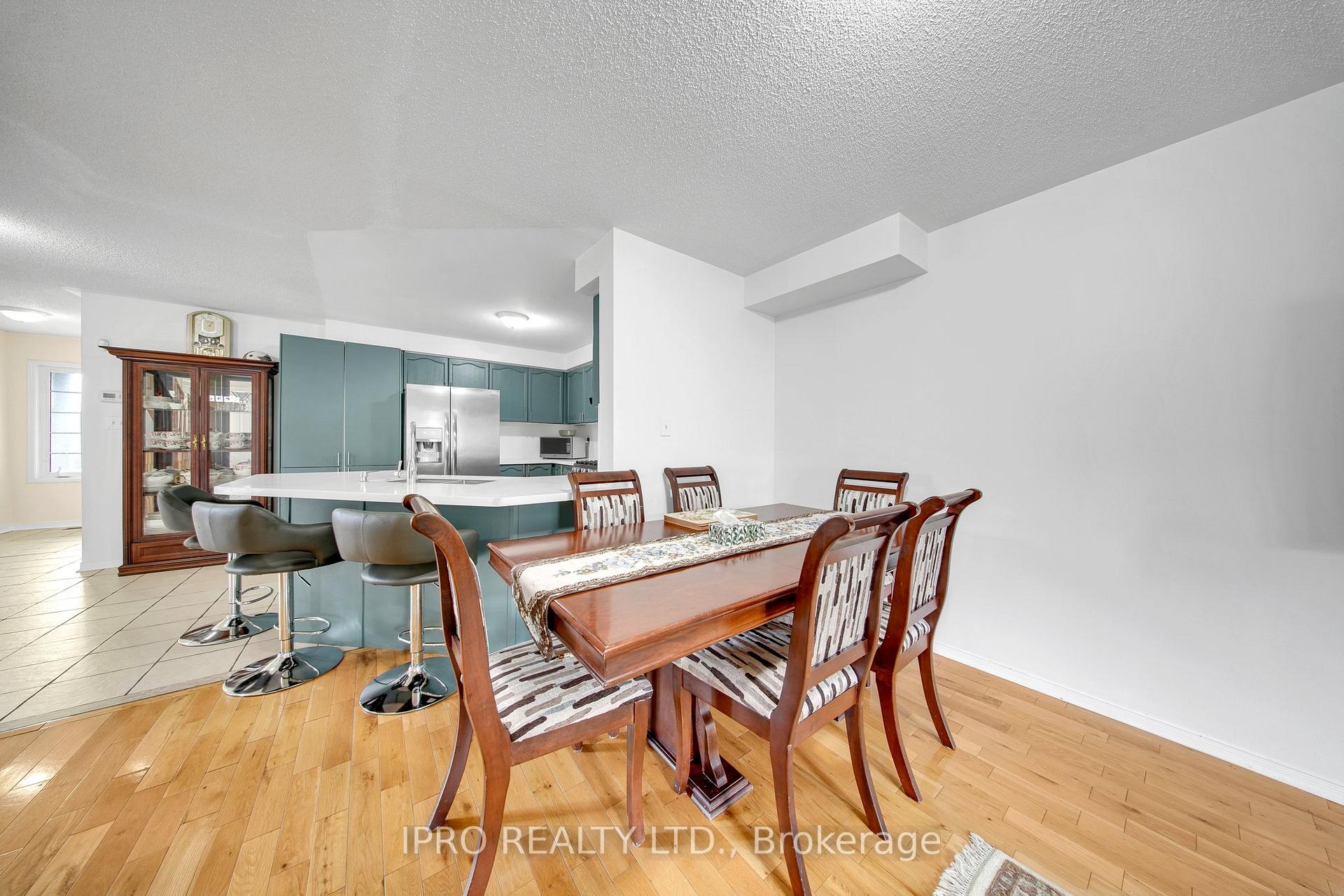 Photo 4 of 1244 Mowat Lane, Milton, Dempsey — HOMEH