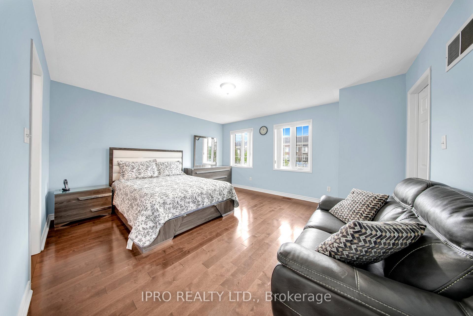 Photo 14 of 1244 Mowat Lane, Milton, Dempsey — HOMEH