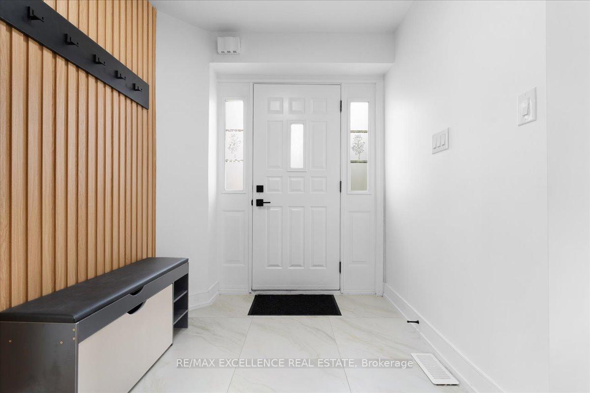 Photo 5 of 1287 Venus Crescent, Oshawa, Lakeview — HOMEH