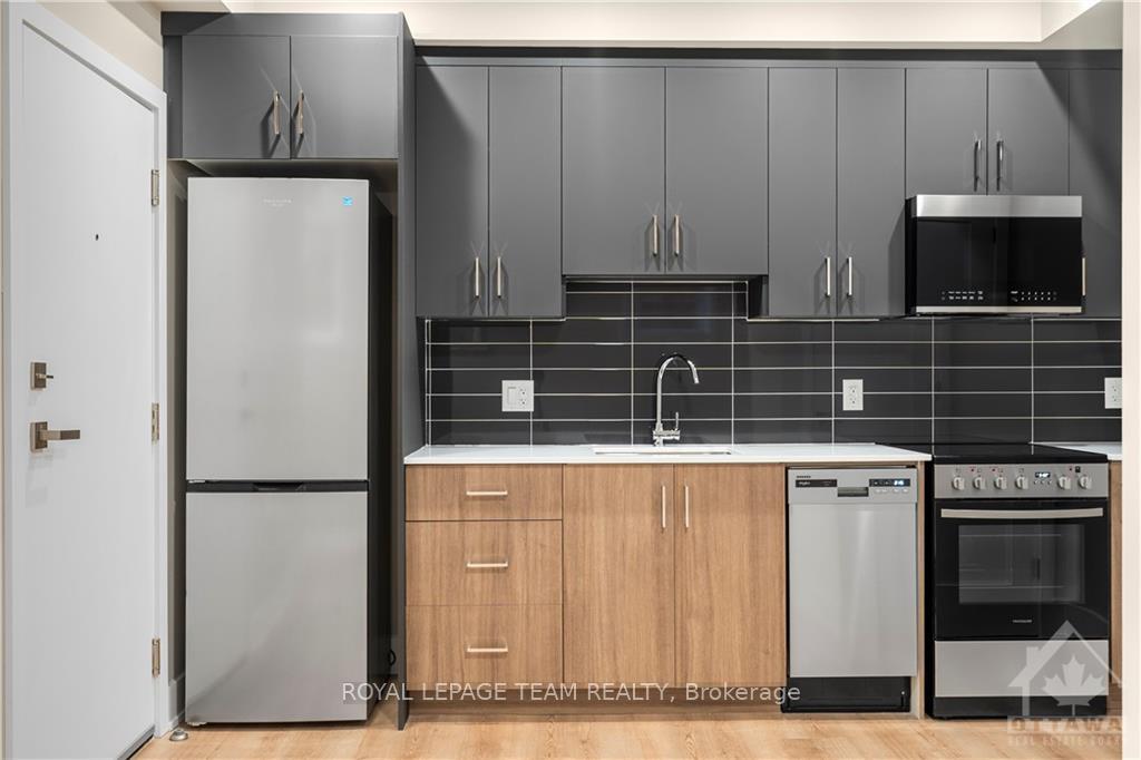 Photo 4 of Unit 2, 352 Lyon Street N, Ottawa, Ottawa Centre — HOMEH