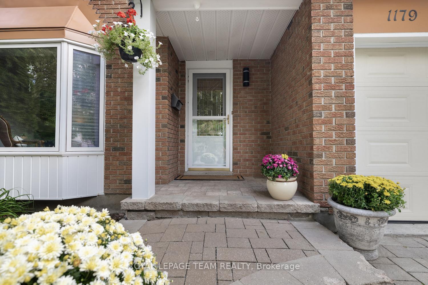 Photo 2 of 1179 St Moritz Court, Ottawa, Convent Glen North — HOMEH