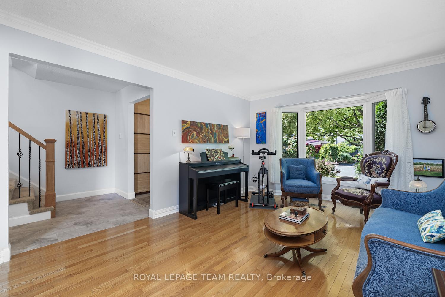 Photo 5 of 1179 St Moritz Court, Ottawa, Convent Glen North — HOMEH