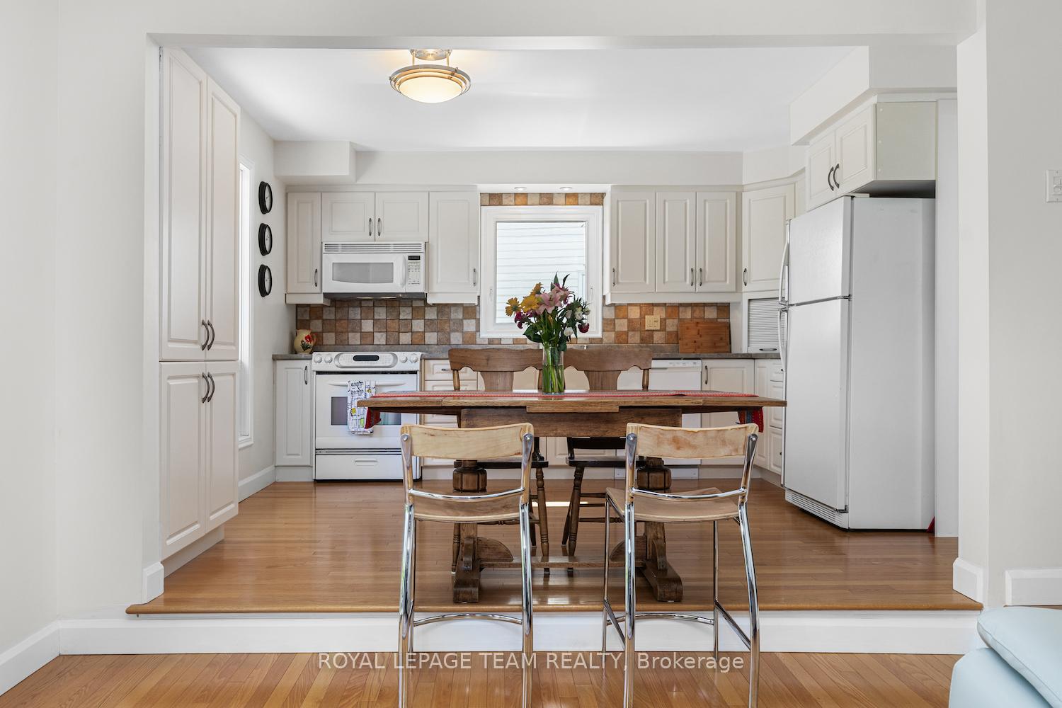 Photo 10 of 1179 St Moritz Court, Ottawa, Convent Glen North — HOMEH