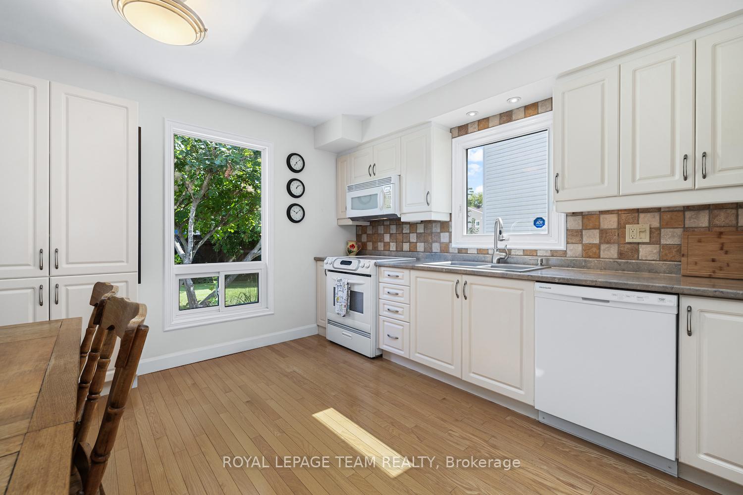 Photo 11 of 1179 St Moritz Court, Ottawa, Convent Glen North — HOMEH
