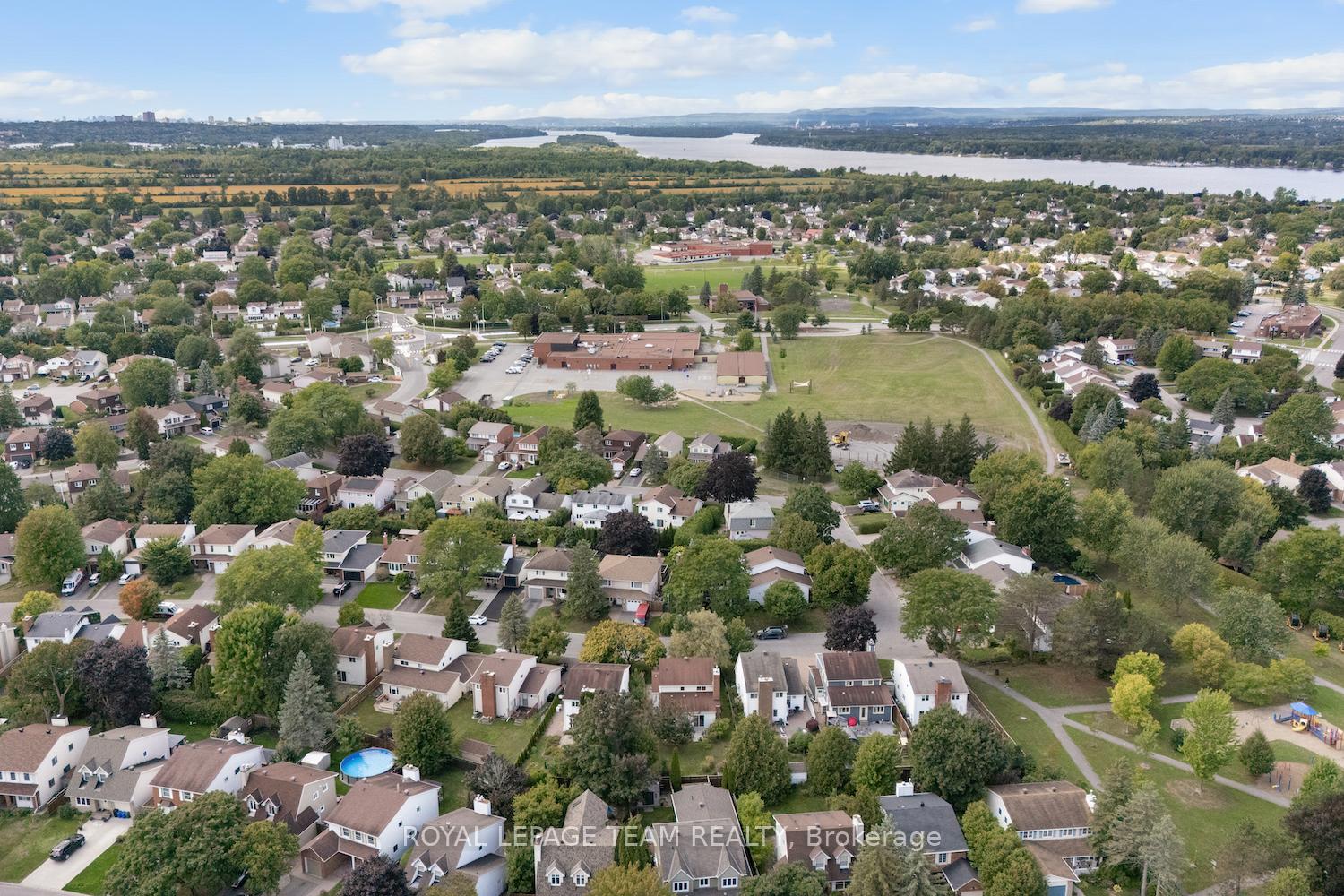 Photo 31 of 1179 St Moritz Court, Ottawa, Convent Glen North — HOMEH