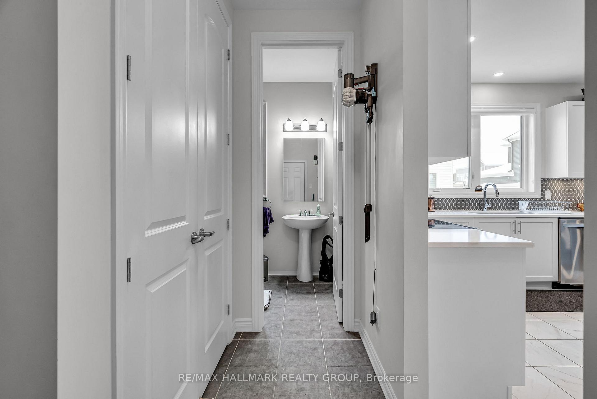 Photo 14 of 154 Aubrais Crescent, Ottawa, Chapel Hill South - Orleans Village — HOMEH