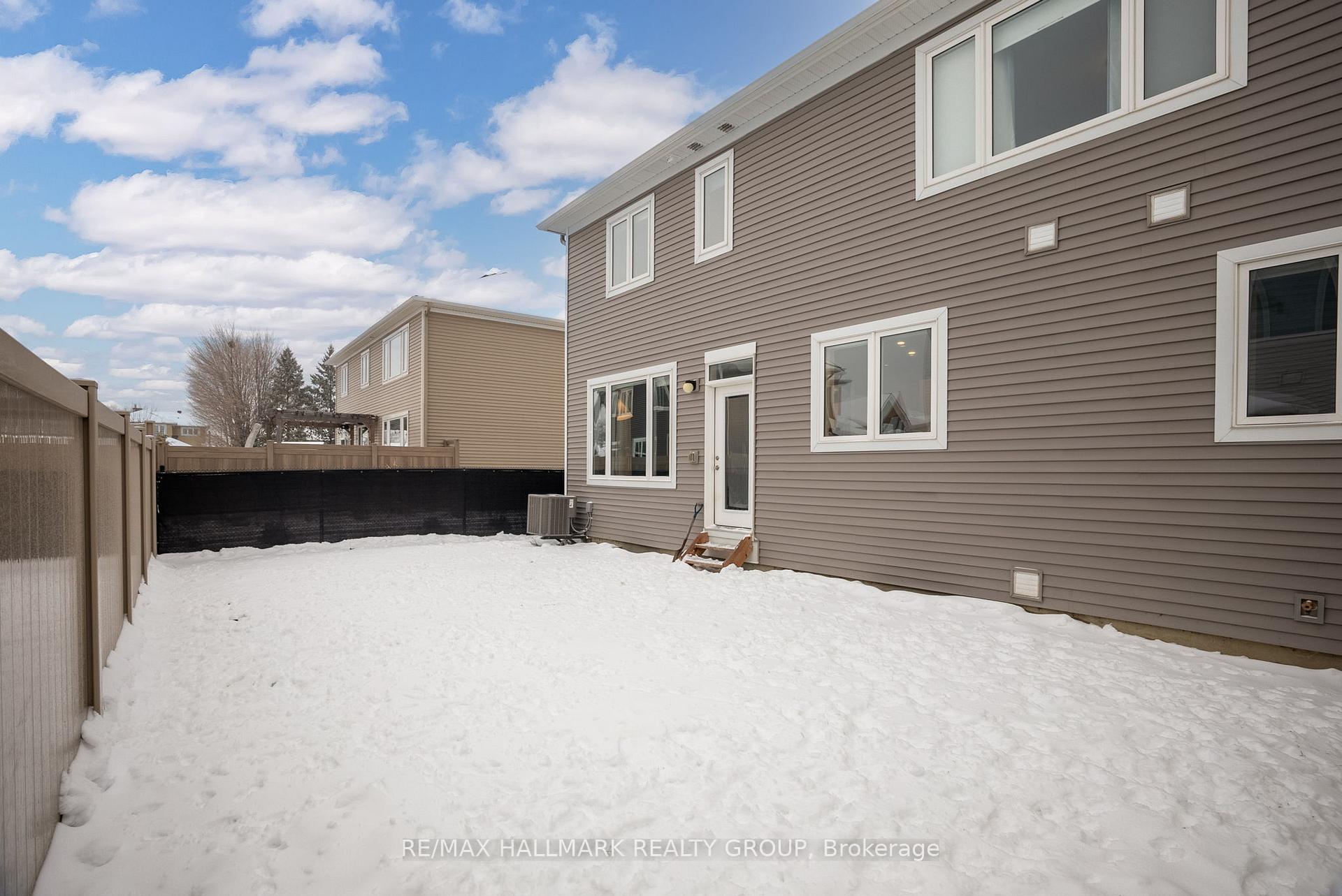 Photo 32 of 154 Aubrais Crescent, Ottawa, Chapel Hill South - Orleans Village — HOMEH