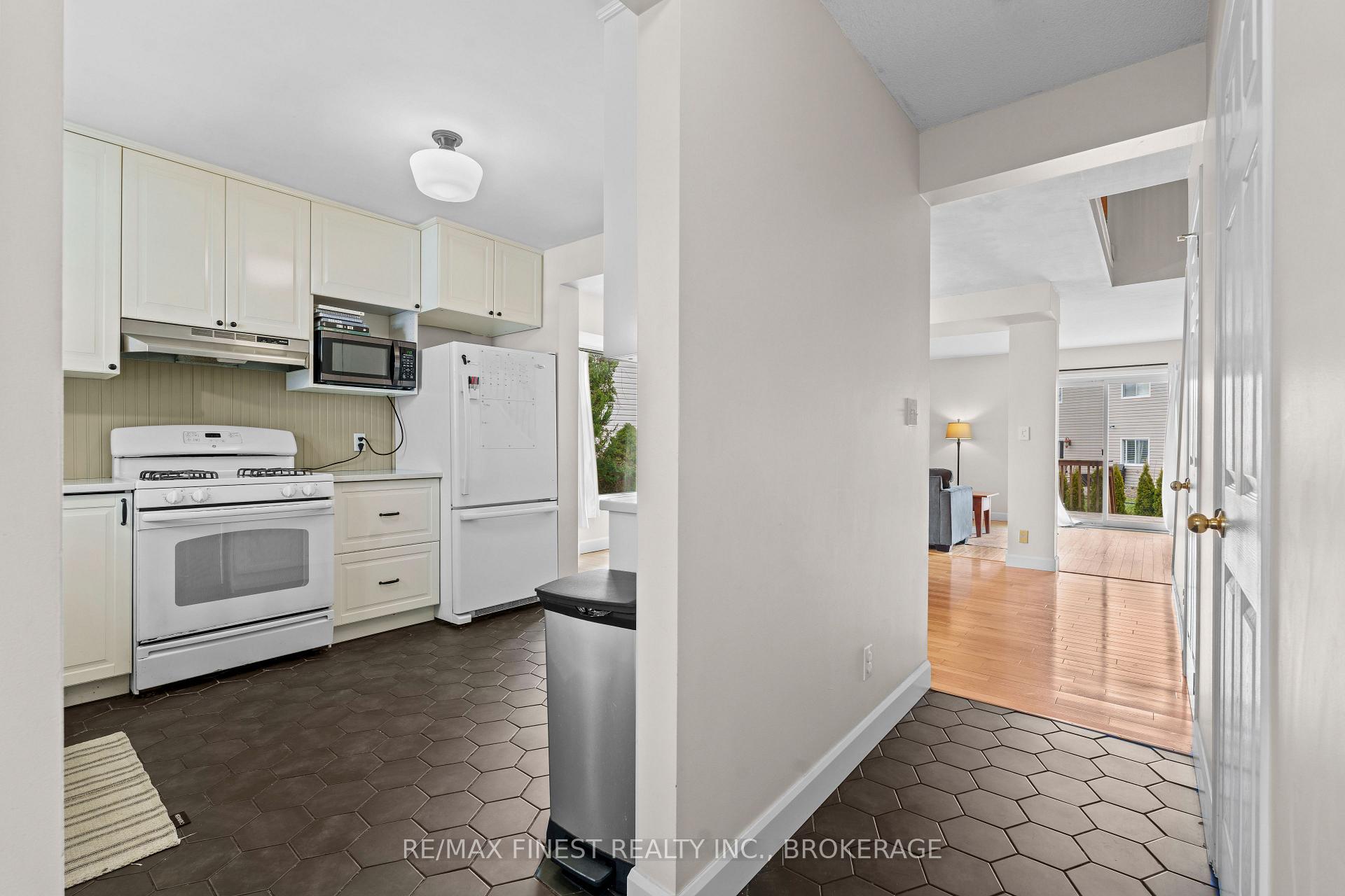 Photo 7 of 1038 Springfield Drive, Kingston, City Southwest — HOMEH