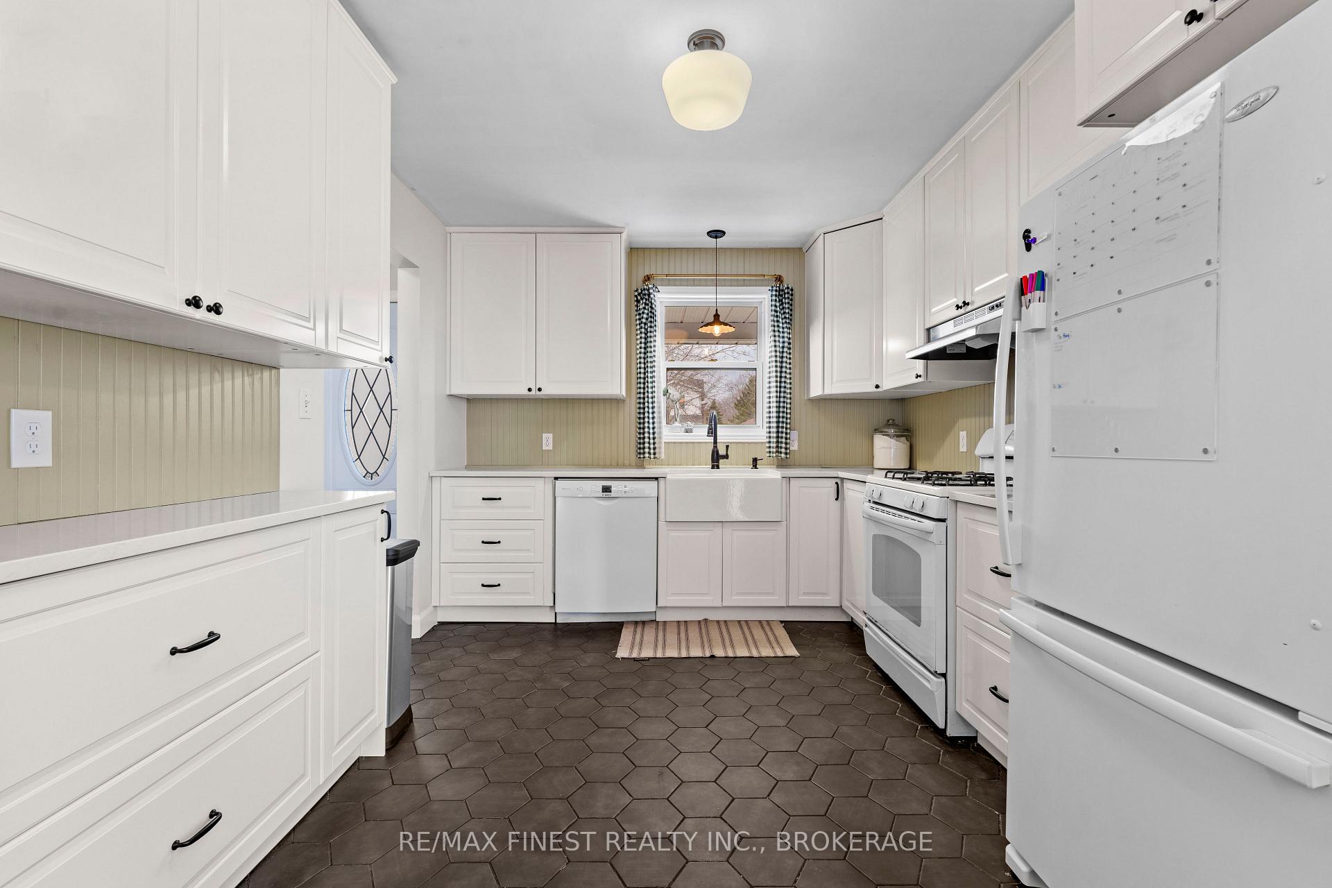 Photo 10 of 1038 Springfield Drive, Kingston, City Southwest — HOMEH