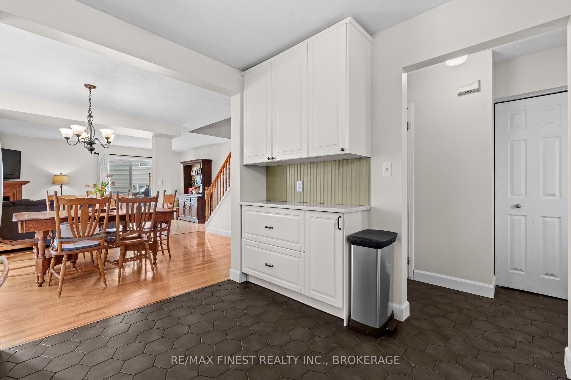 Photo 11 of 1038 Springfield Drive, Kingston, City Southwest — HOMEH