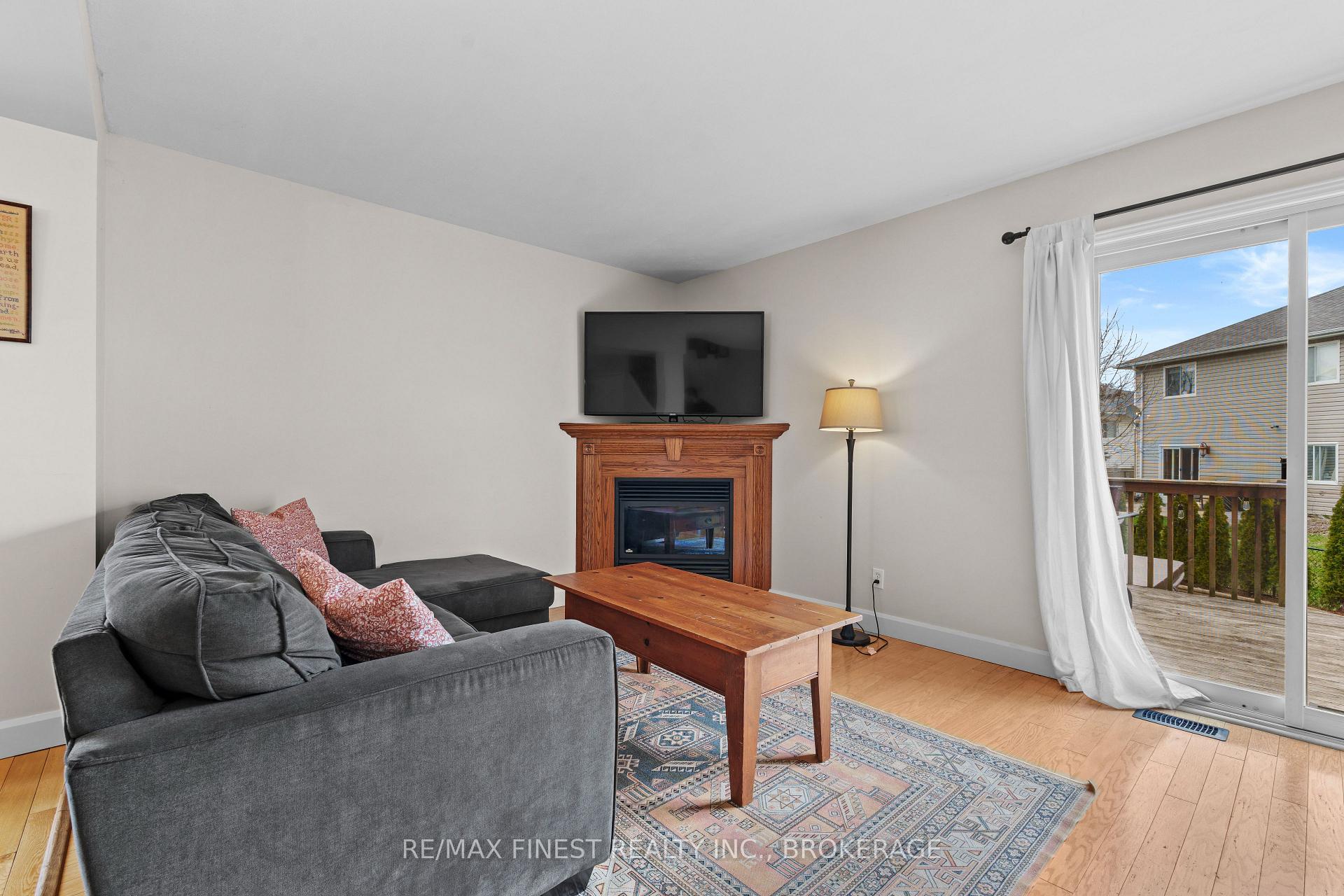 Photo 12 of 1038 Springfield Drive, Kingston, City Southwest — HOMEH