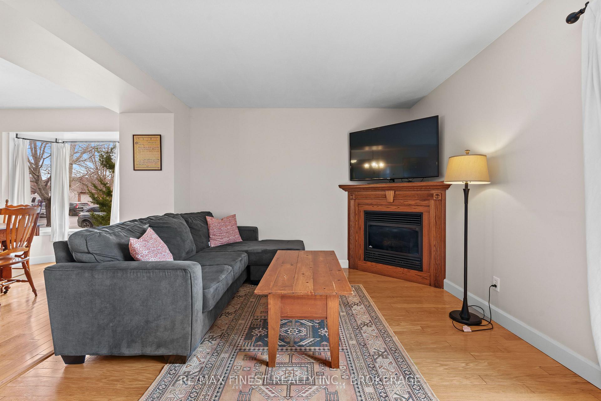 Photo 14 of 1038 Springfield Drive, Kingston, City Southwest — HOMEH