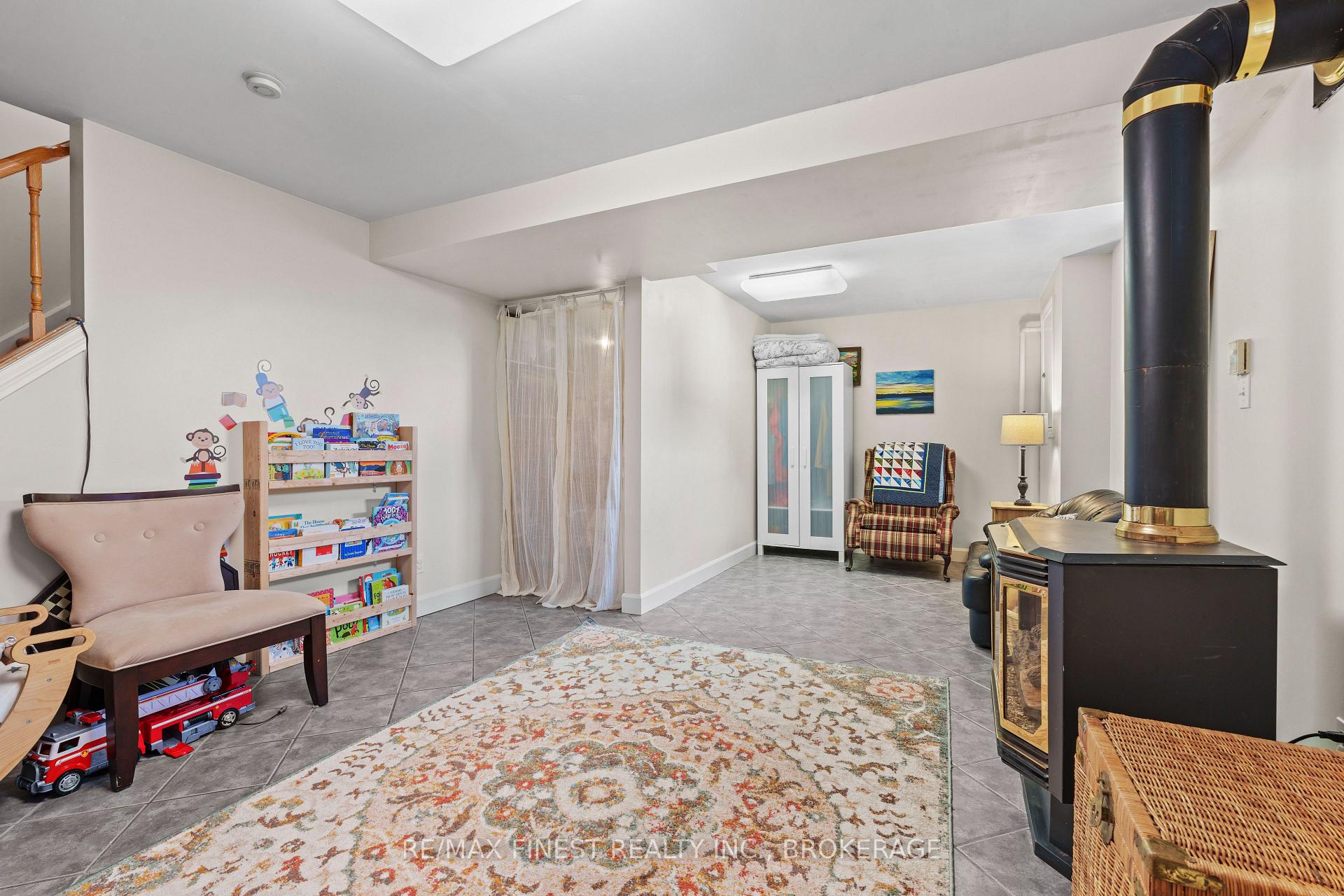 Photo 34 of 1038 Springfield Drive, Kingston, City Southwest — HOMEH