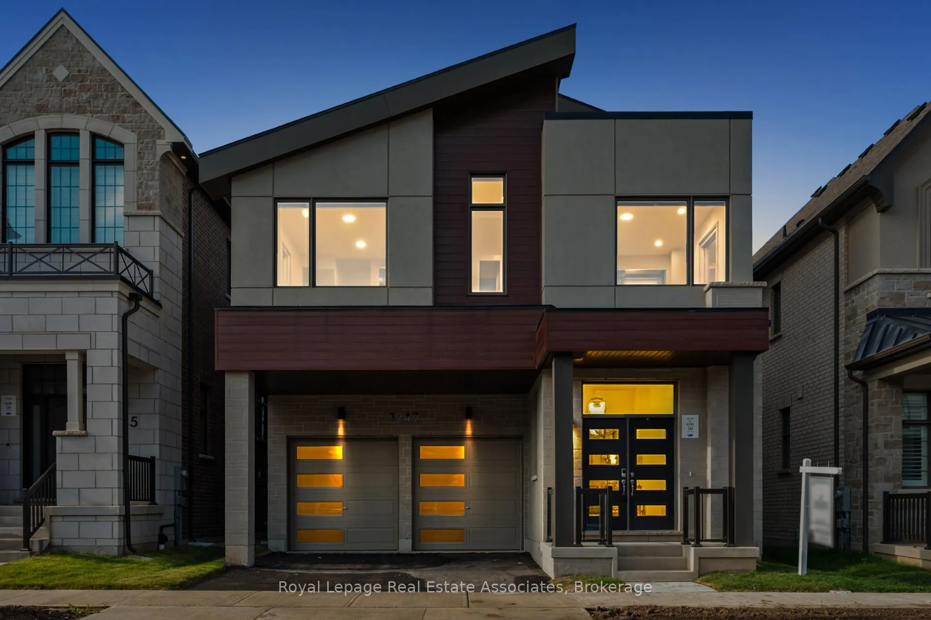 Photo 1 of 1249 Onyx Trail, Oakville, Joshua Meadows — HOMEH