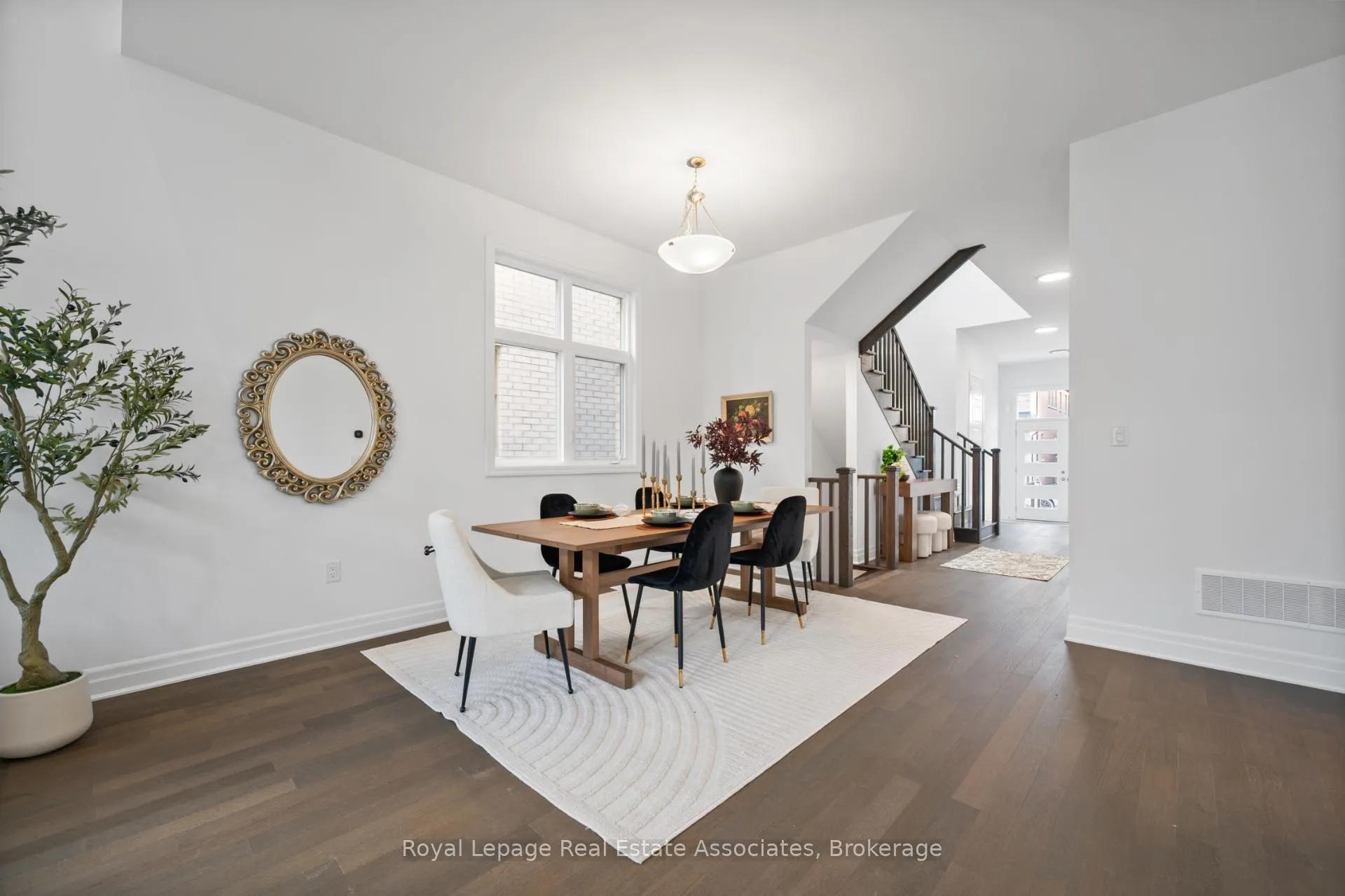 Photo 5 of 1249 Onyx Trail, Oakville, Joshua Meadows — HOMEH