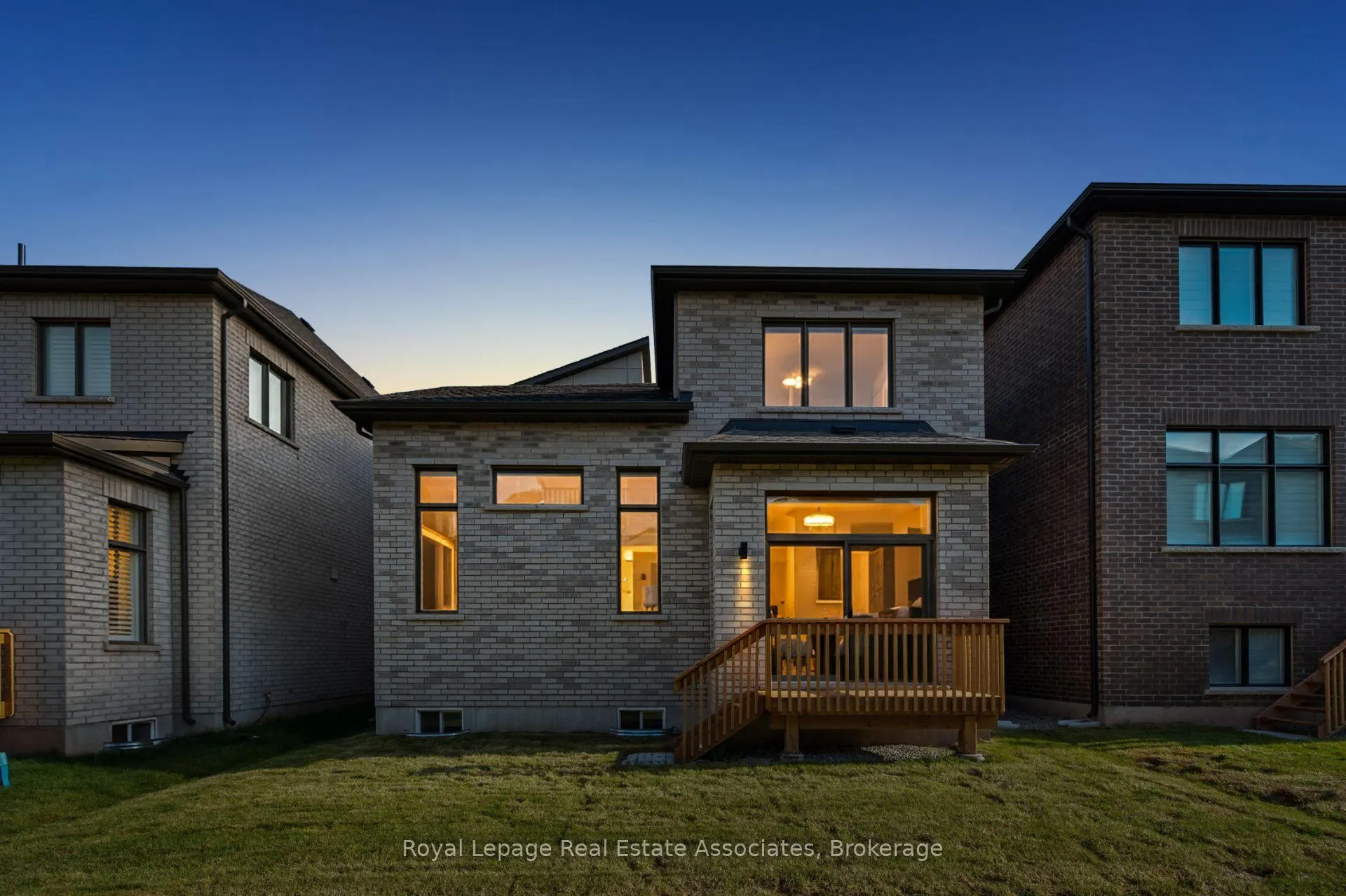 Photo 6 of 1249 Onyx Trail, Oakville, Joshua Meadows — HOMEH