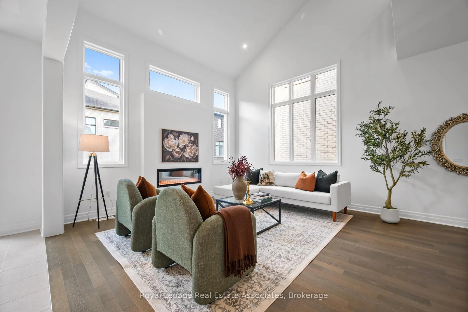 Photo 9 of 1249 Onyx Trail, Oakville, Joshua Meadows — HOMEH