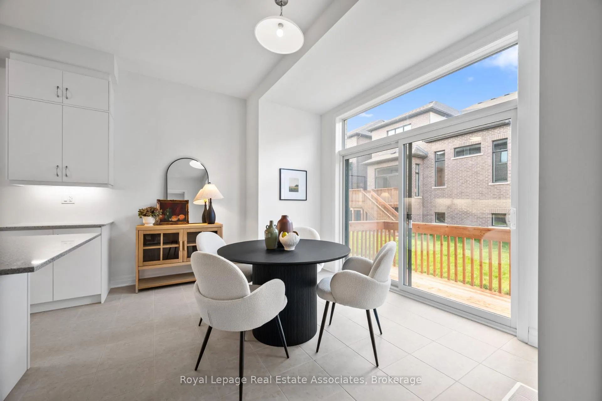 Photo 12 of 1249 Onyx Trail, Oakville, Joshua Meadows — HOMEH