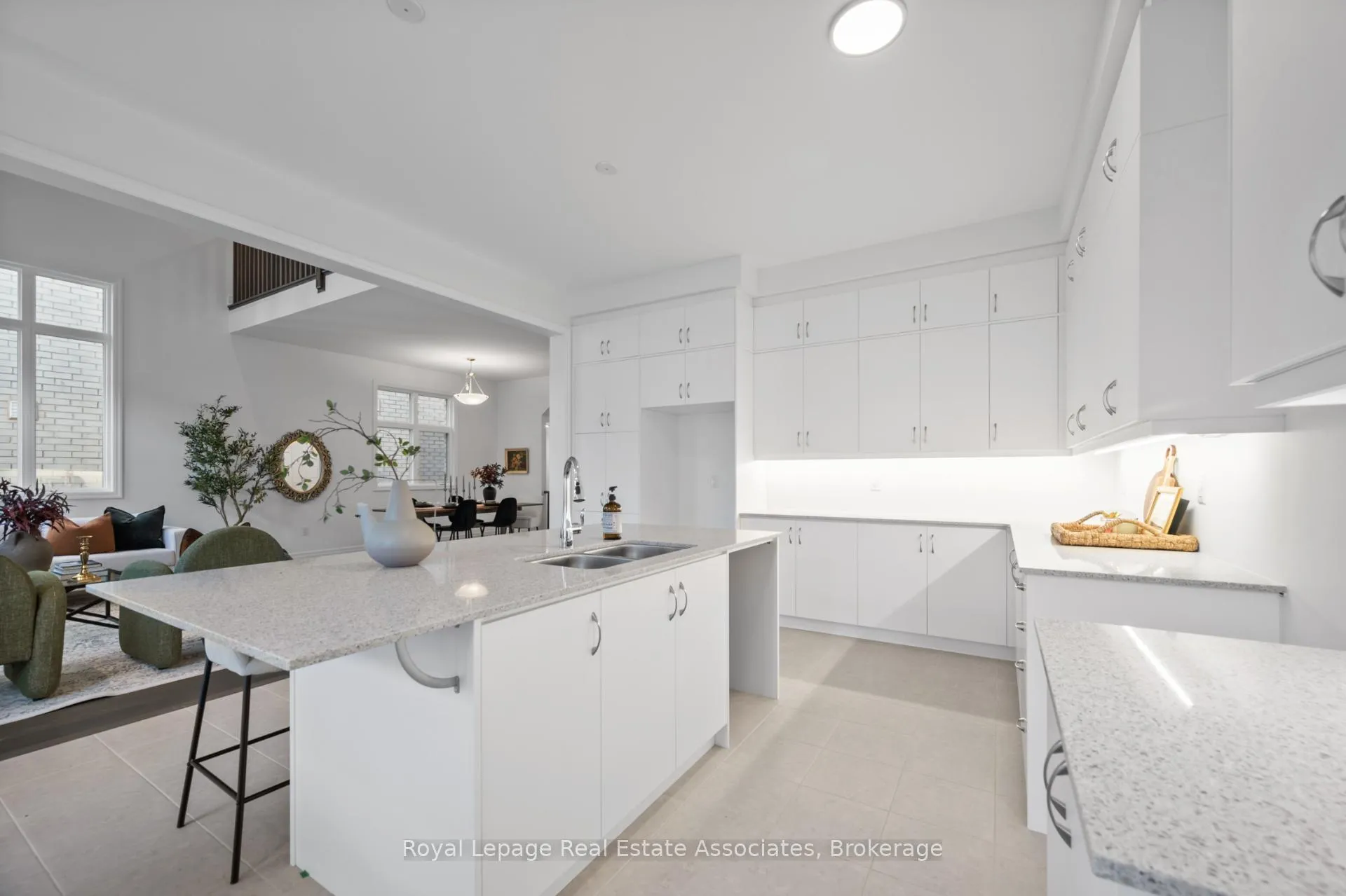 Photo 13 of 1249 Onyx Trail, Oakville, Joshua Meadows — HOMEH