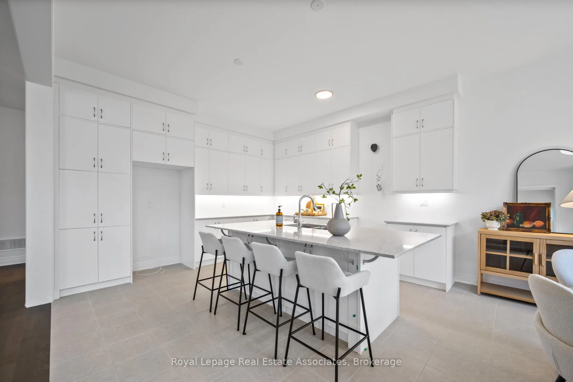 Photo 14 of 1249 Onyx Trail, Oakville, Joshua Meadows — HOMEH