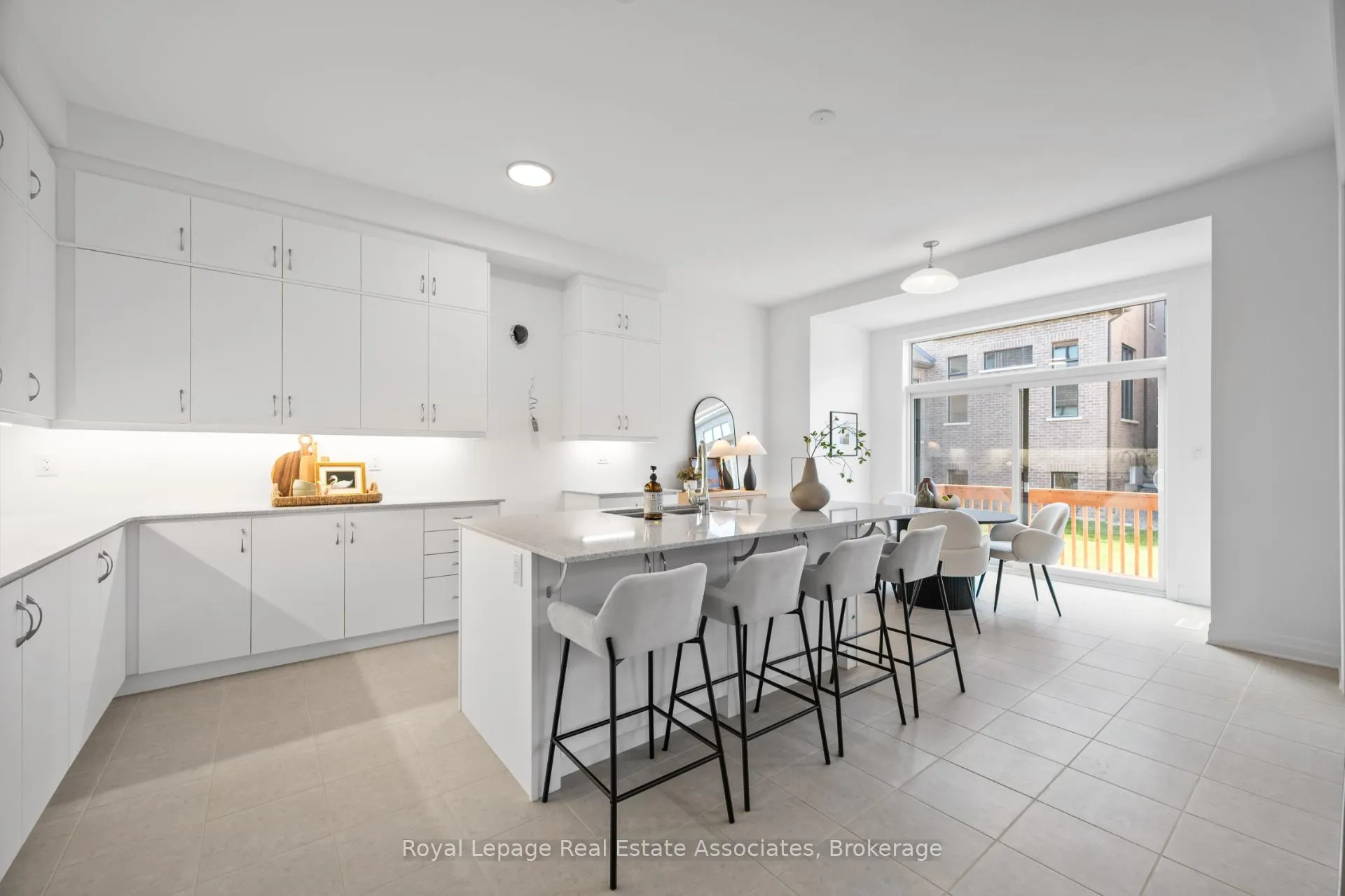 Photo 15 of 1249 Onyx Trail, Oakville, Joshua Meadows — HOMEH
