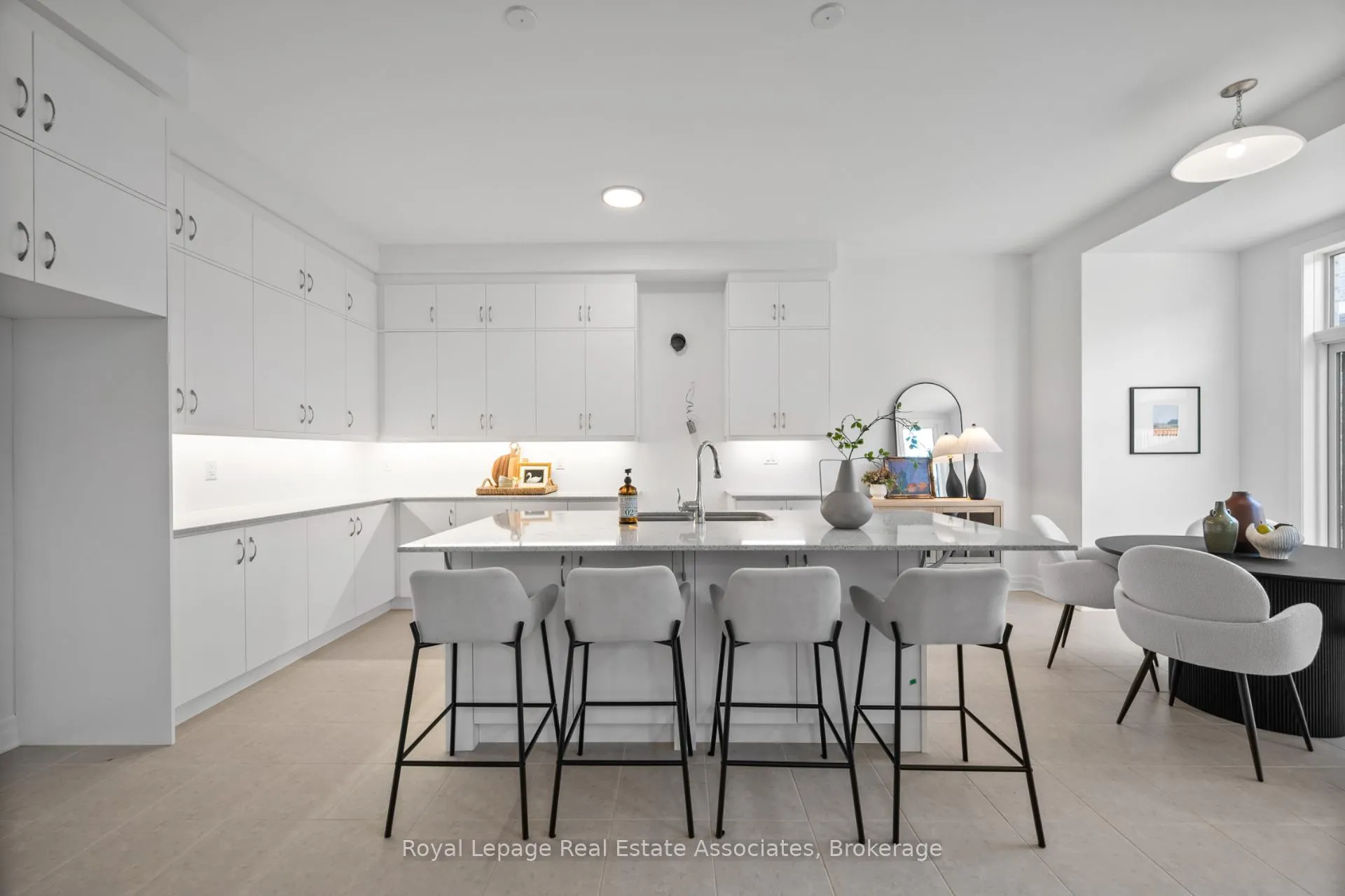 Photo 17 of 1249 Onyx Trail, Oakville, Joshua Meadows — HOMEH