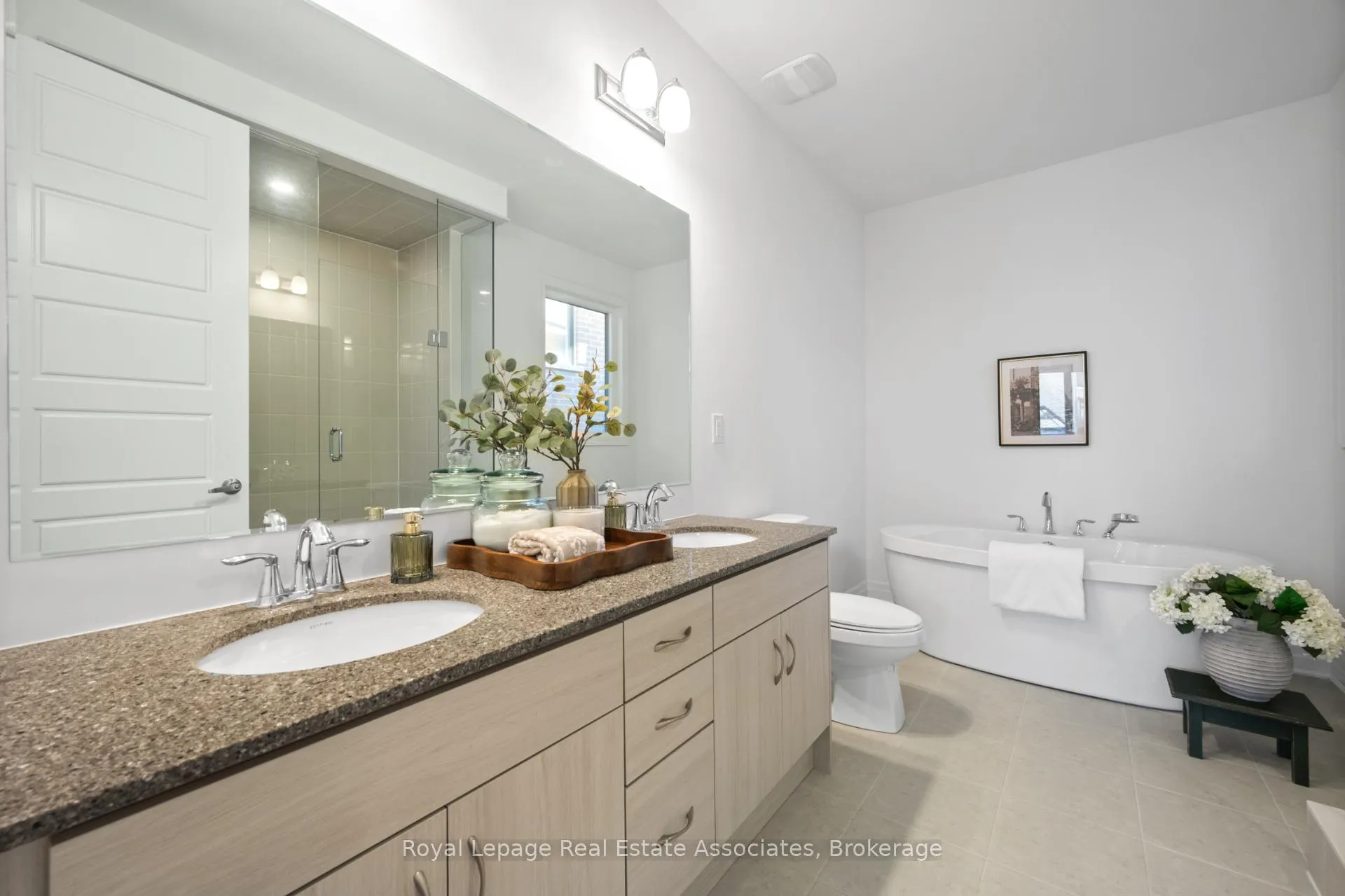 Photo 27 of 1249 Onyx Trail, Oakville, Joshua Meadows — HOMEH