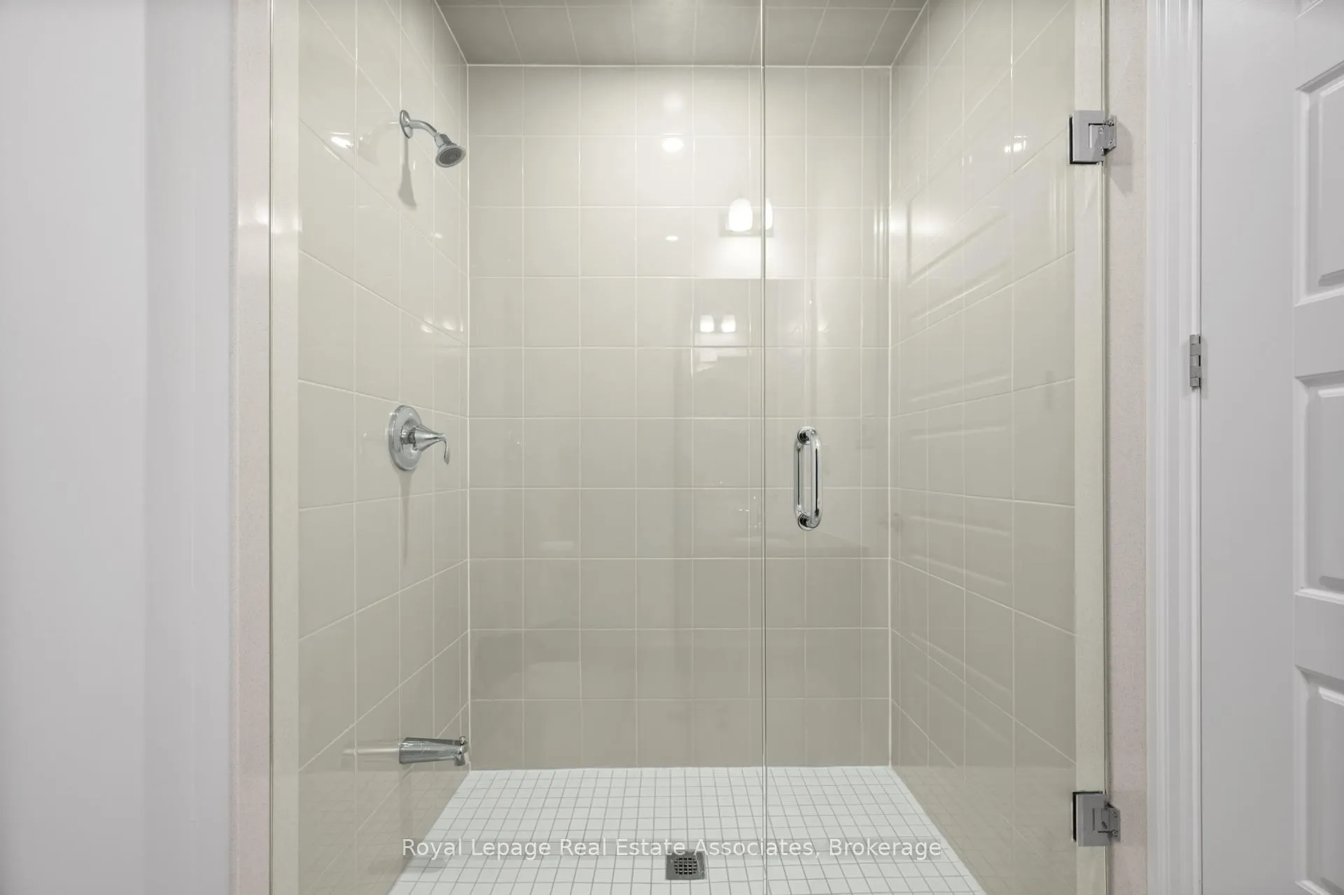 Photo 32 of 1249 Onyx Trail, Oakville, Joshua Meadows — HOMEH