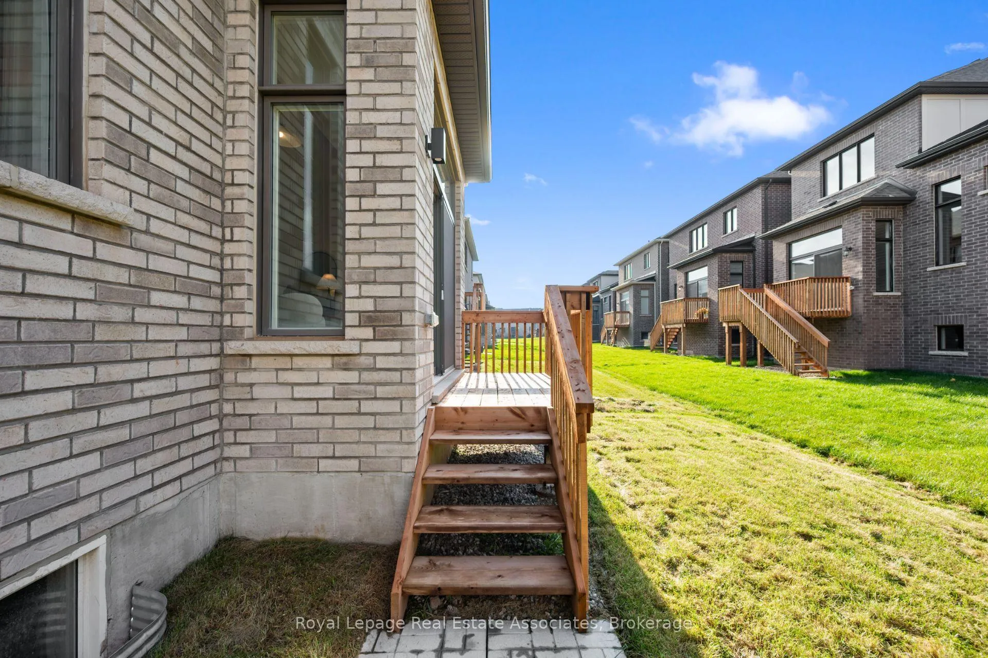 Photo 37 of 1249 Onyx Trail, Oakville, Joshua Meadows — HOMEH