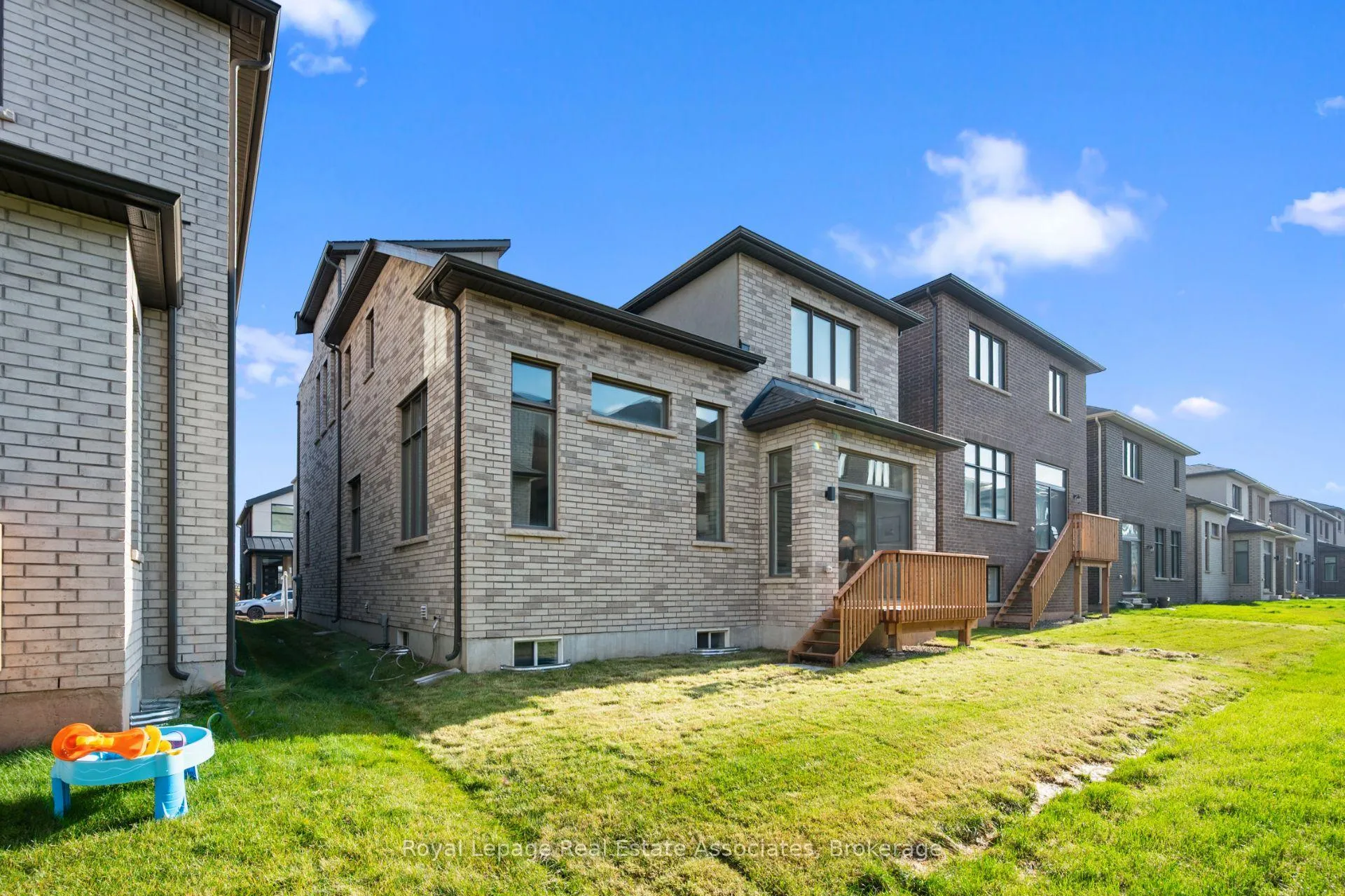 Photo 40 of 1249 Onyx Trail, Oakville, Joshua Meadows — HOMEH