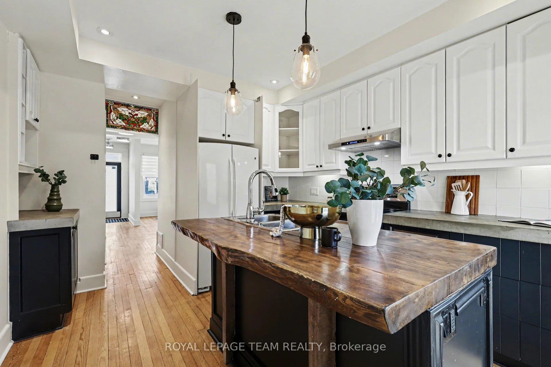 Photo 9 of 236 Emond Street, Ottawa, Vanier — HOMEH