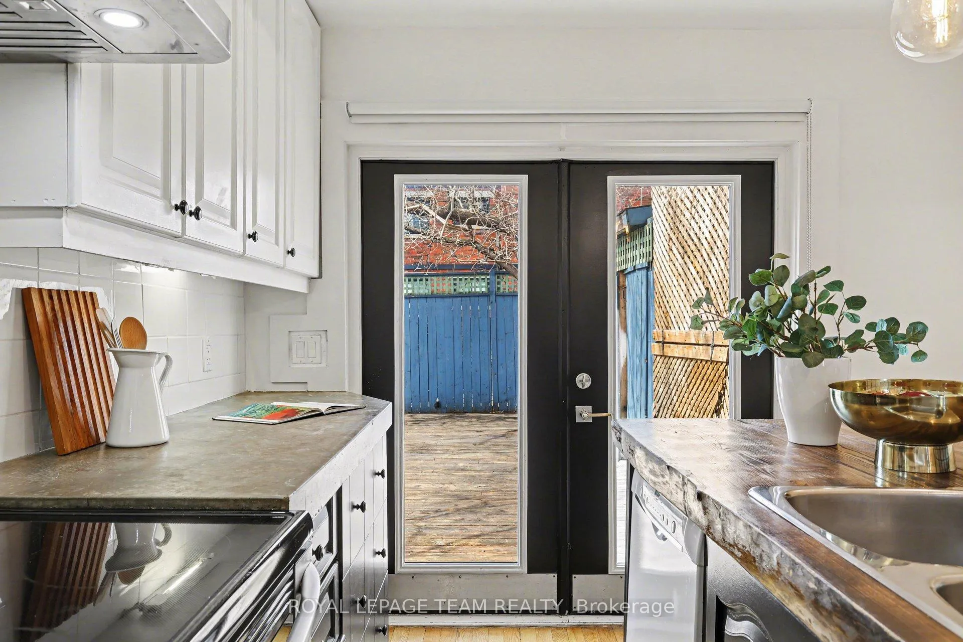 Photo 11 of 236 Emond Street, Ottawa, Vanier — HOMEH